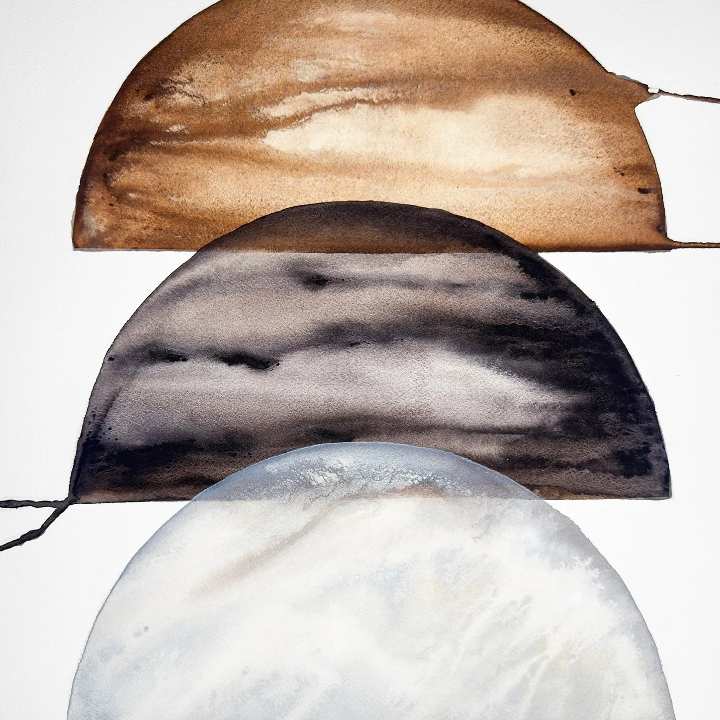 in the studio lately&hellip;..🎨🌕
drippy moons, layered moons, translucent moons, textured moons in earthy palettes. 

@danielsmithartistsmaterials watercolor on arches cold press. 

#watercoloronpaper #moonartwork #marbletexture #longislandart