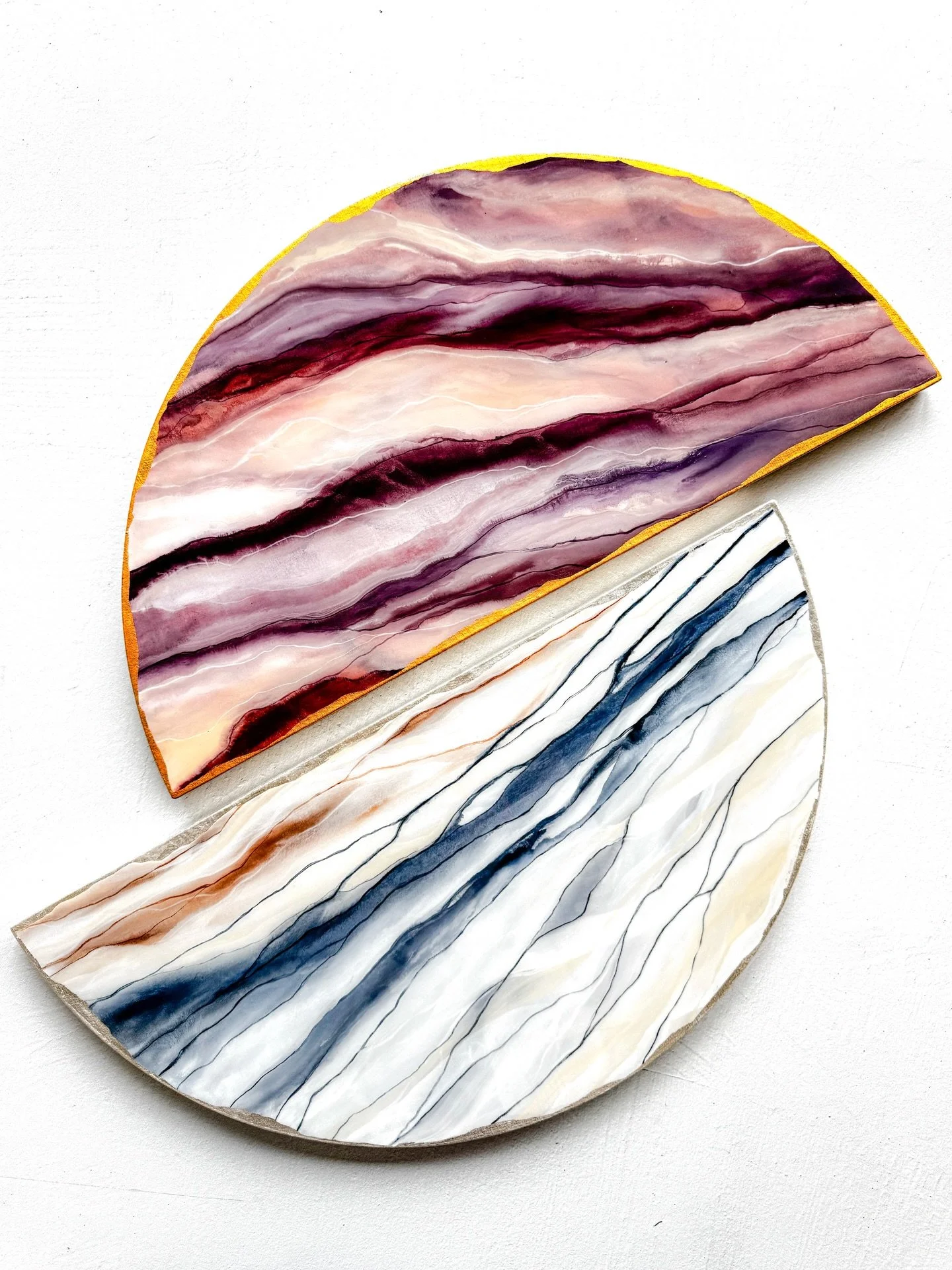 2 halves make a whole
the whole truth and nothing but the truth.
the truth will set you free. 
art = freedom. 

like if you believe in honesty
share if you believe in freedom. 
follow if you believe in art.