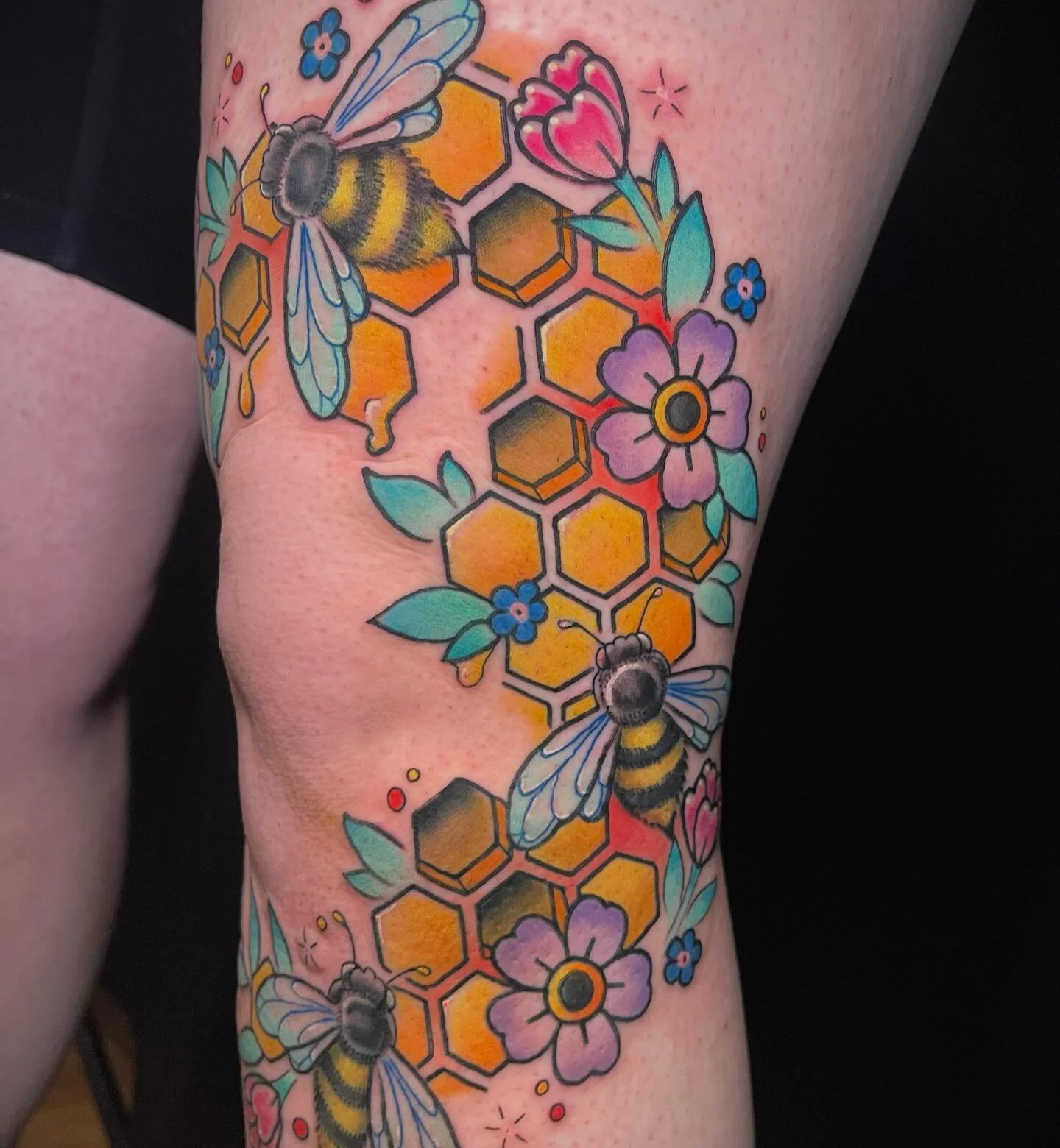 Knees Bees 🐝 🍯💛
#beesknees #helloinstagram #imbackbaby #backonmybullshit #hashtag #tucsontattoo #tucsontattooartist #tucsontattoos #arizonatattooartist
