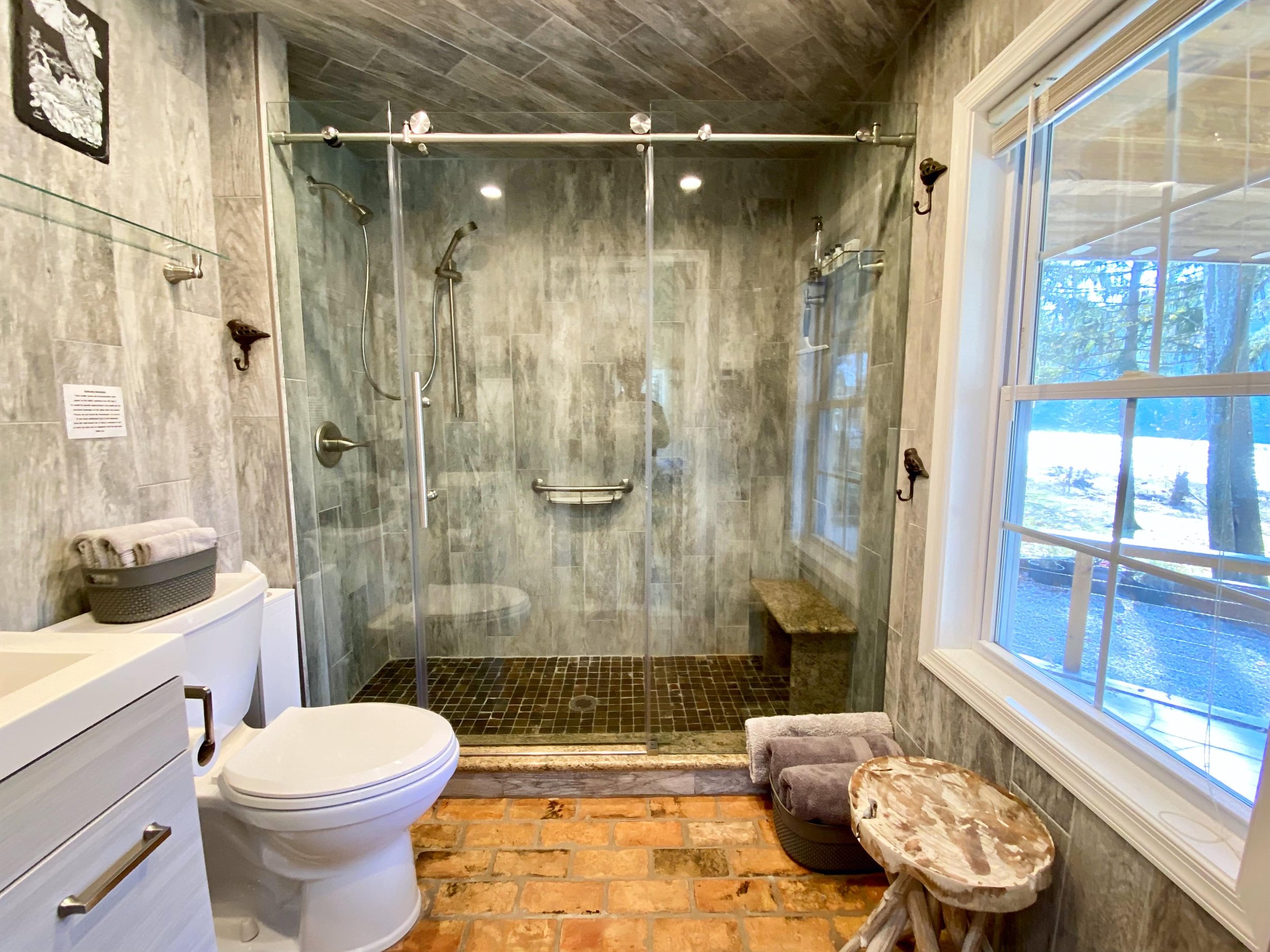 Bathroom_Mission Possible Airbnb_NarrowsburgNY.JPG