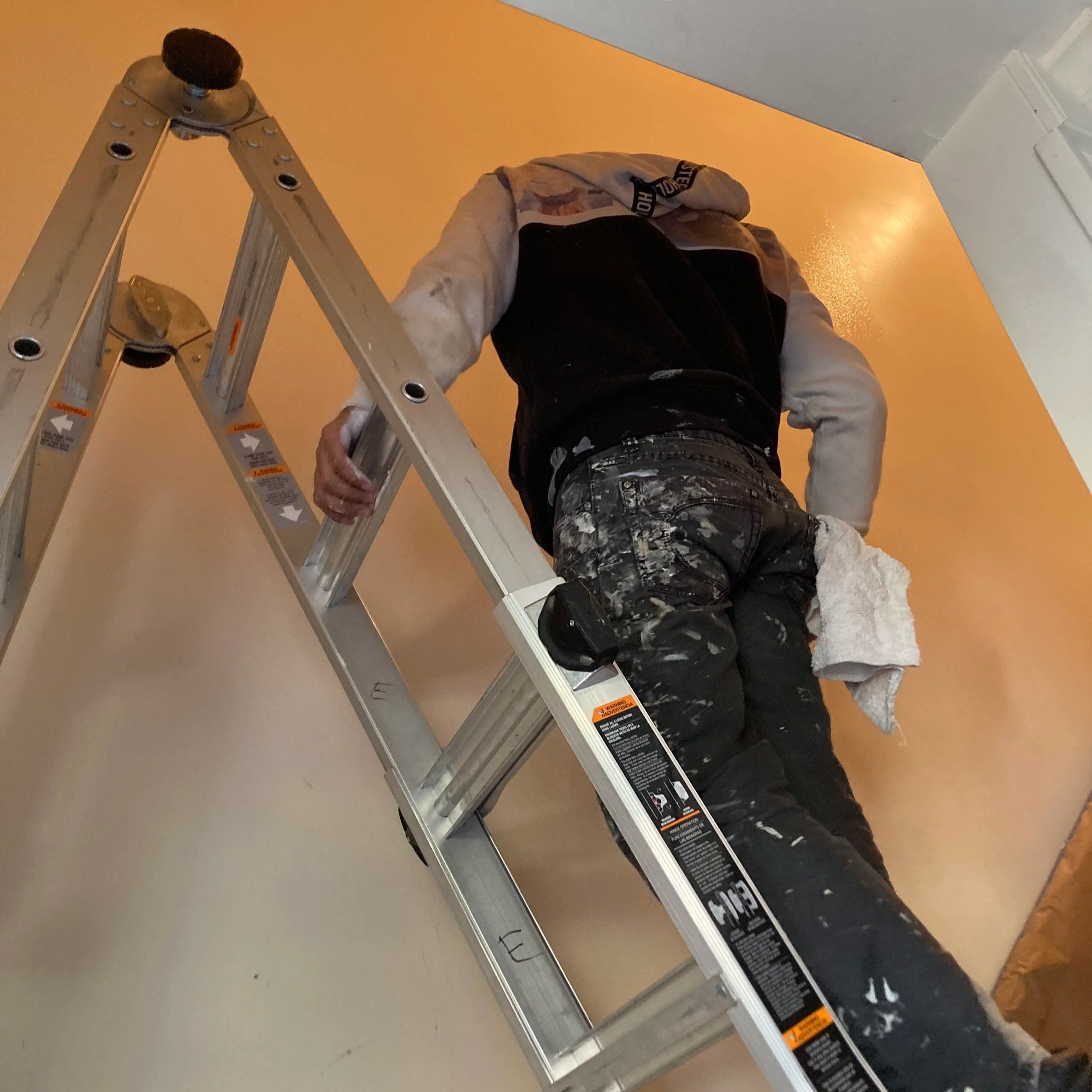 Interior Paint Techniques That Make Rooms Look Bigger and Brighter