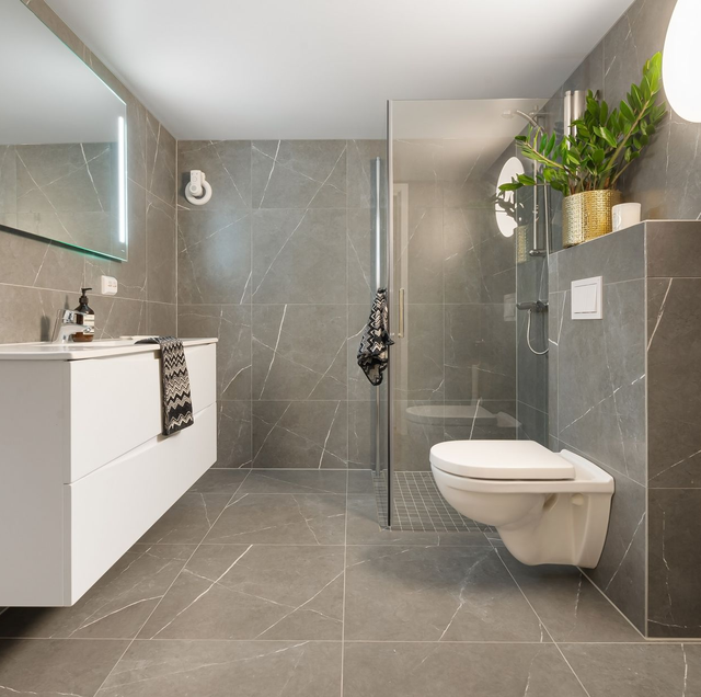 Curbless Shower Explained: Is Zero-Threshold Right for You?
