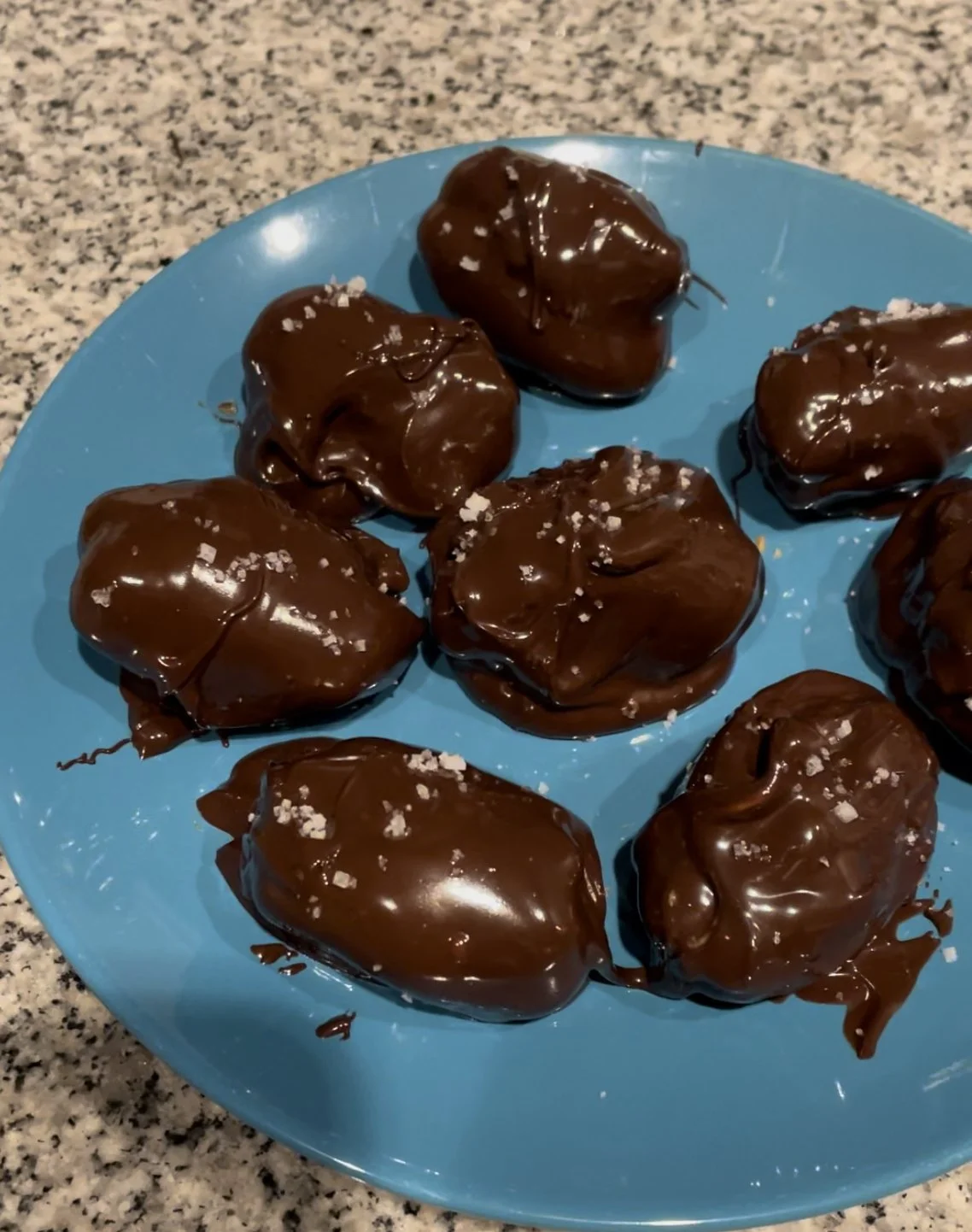 Date Snickers from @myhealthydish