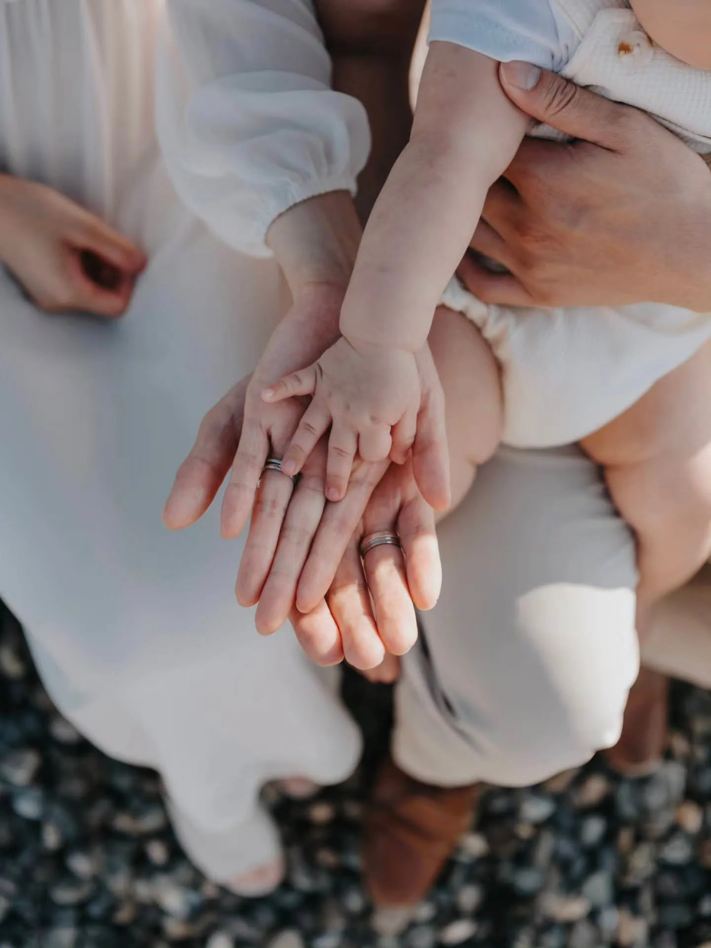 🍂 Limited Family Sessions | Metro Vancouver
Time moves so much faster than we expect.
The tiny hands that fit in yours today won't stay that small forever. These ordinary moments become the memories you'll treasure most.

I'm opening a limited numbe