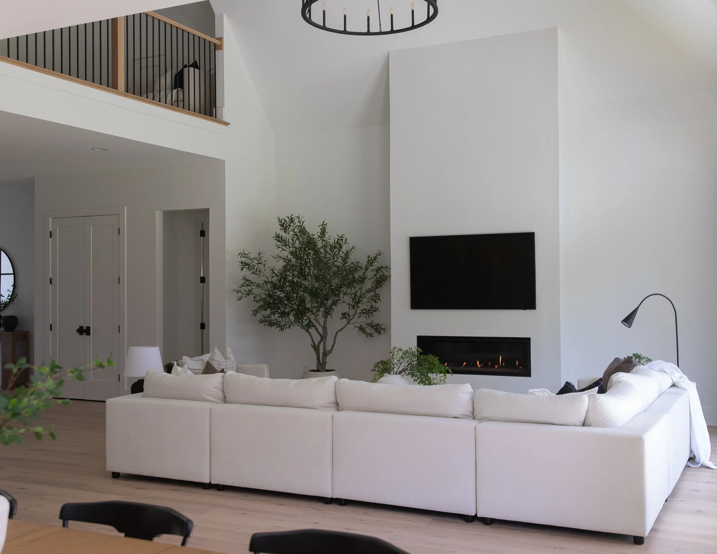 How to Build a Home That Stays Comfortable Longer During a Power Outage