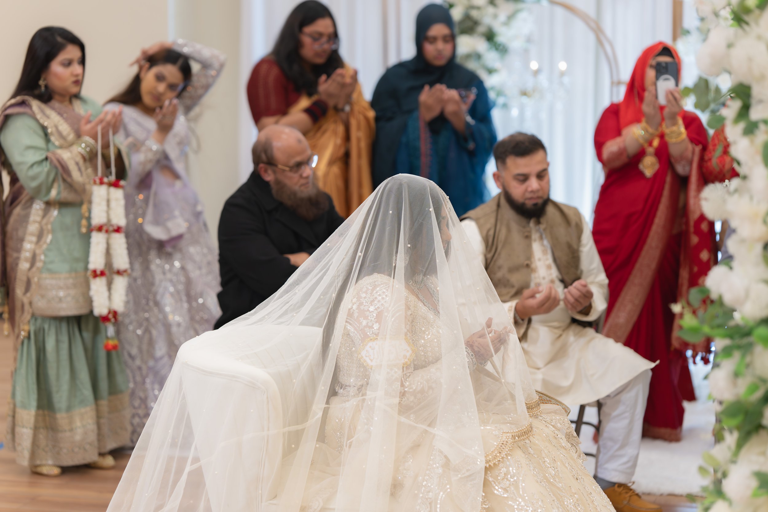 nikkah bride praying.jpg