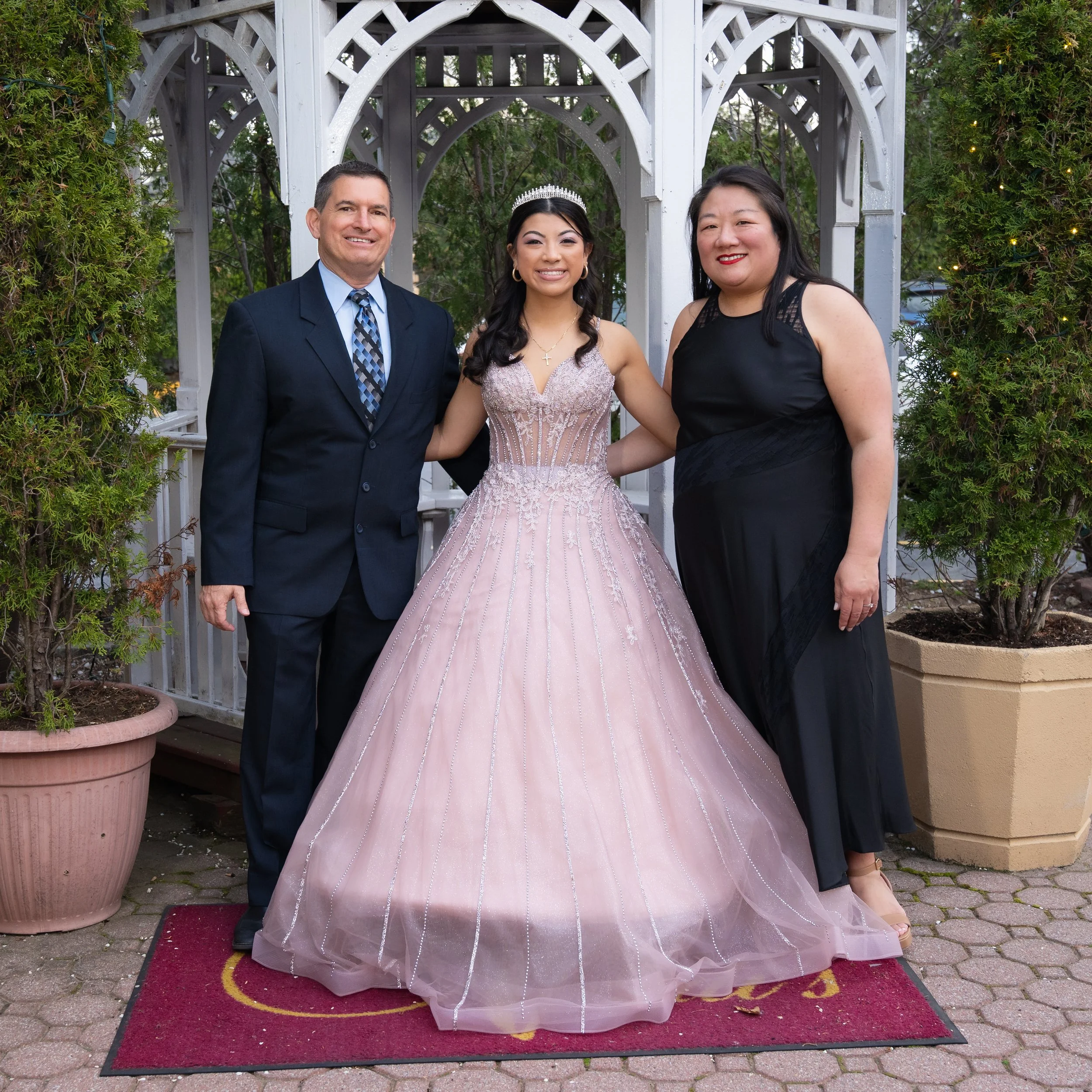 Lora and parents.jpg