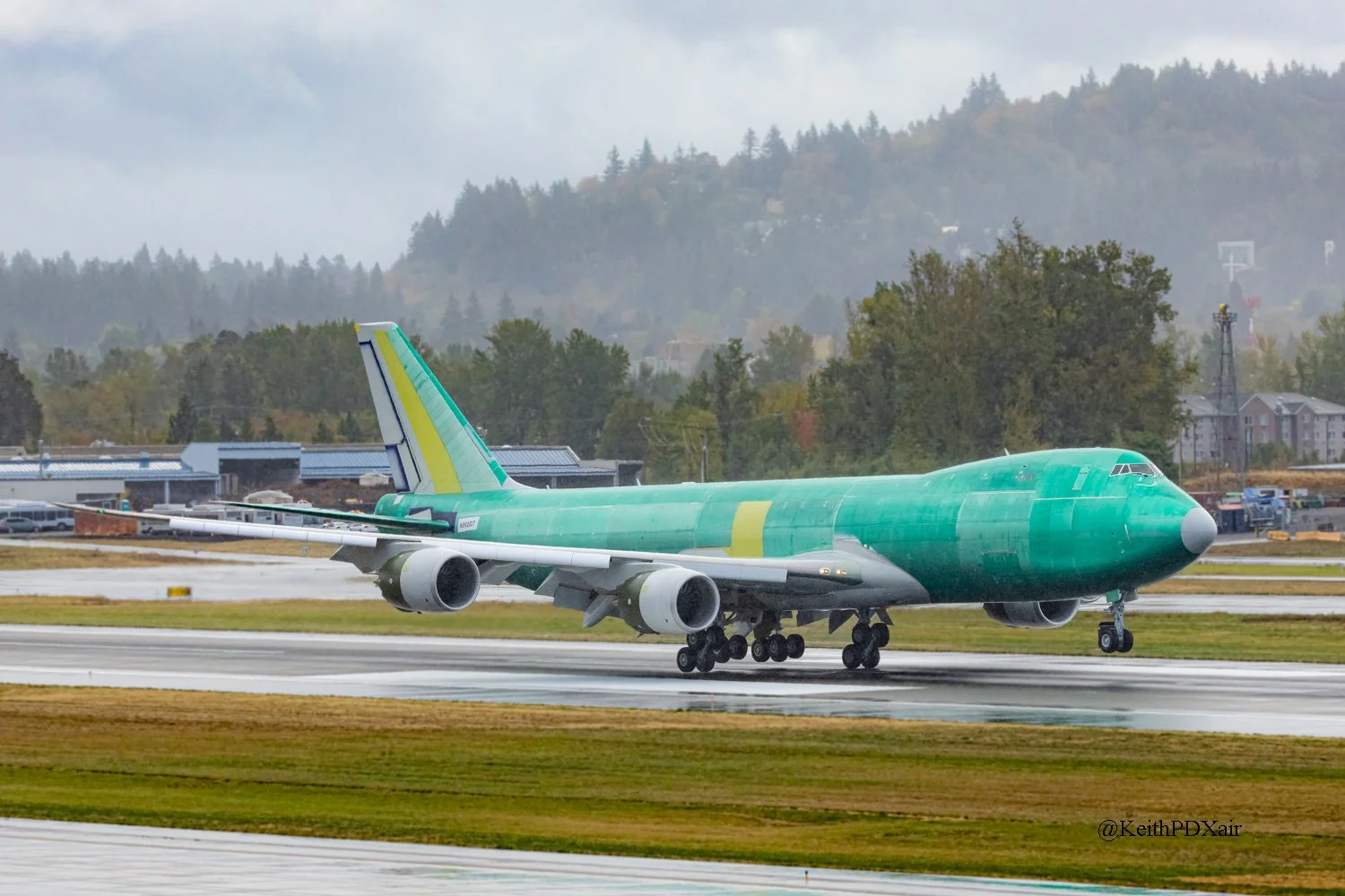 3811 Atlas Air N862GT arriving at PDX from PAE for paint 10/22/2022