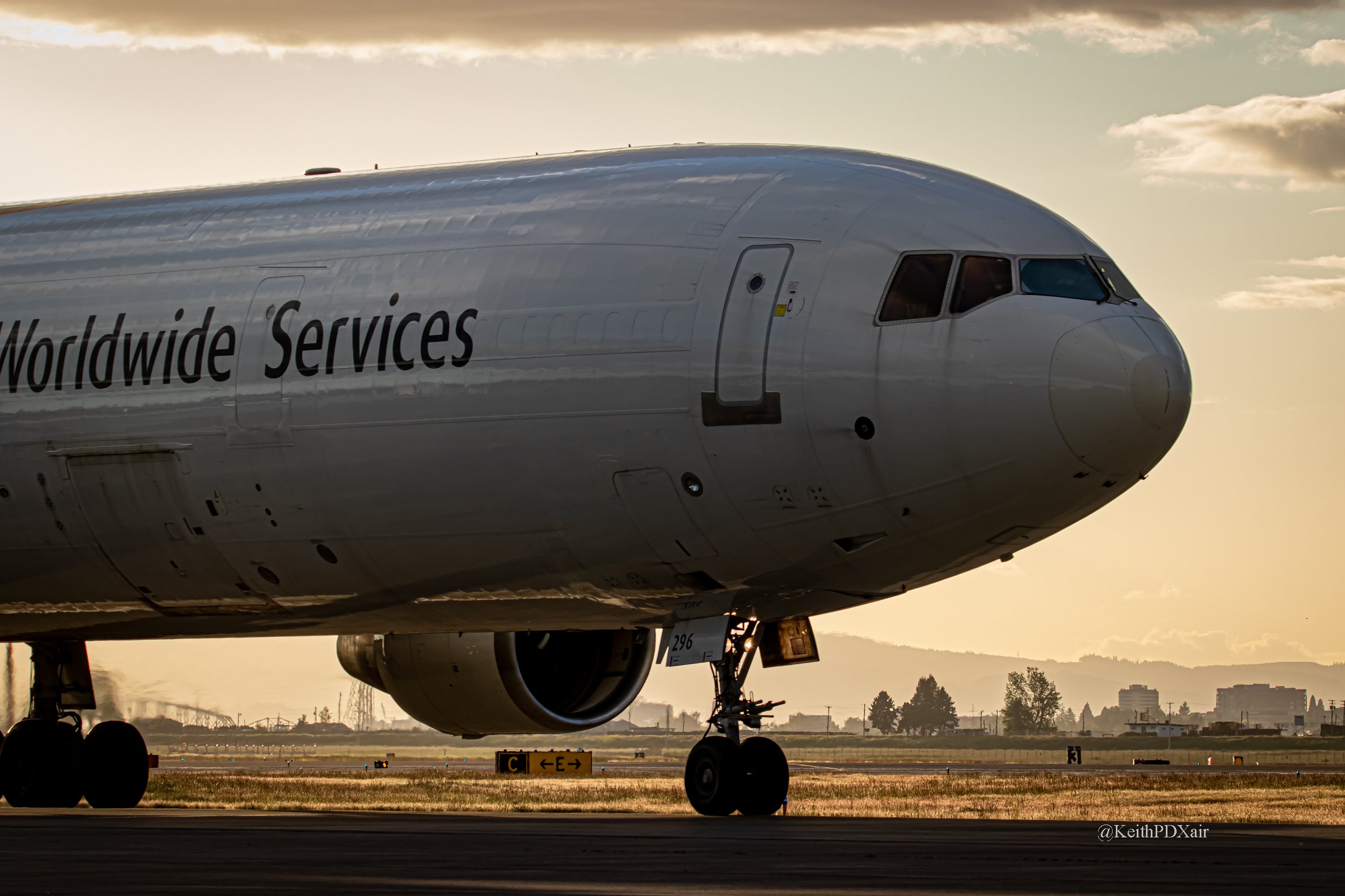 8966 UPS N296UP MD-11F Departing PDX for ONT 5/19/2022