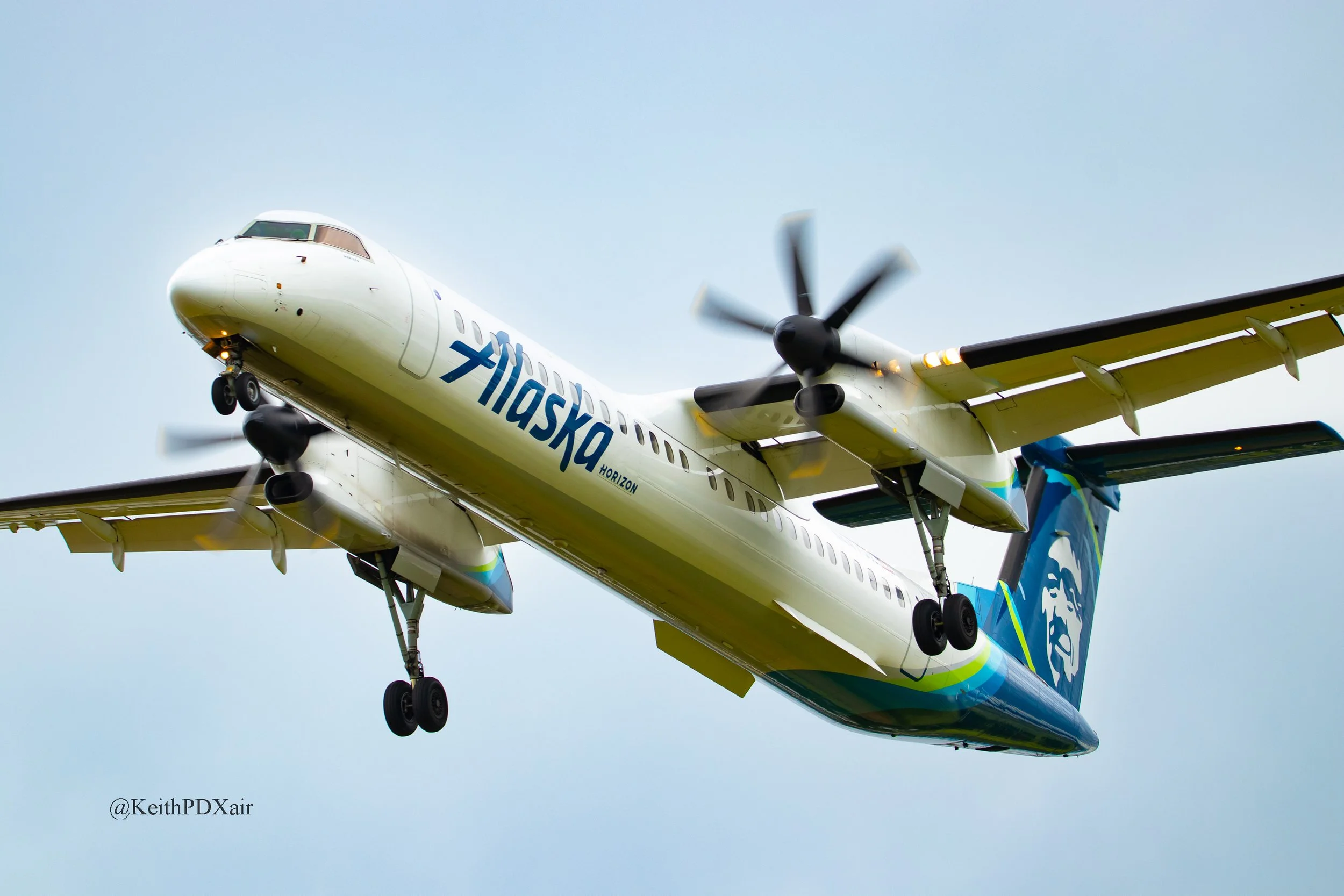 7790 Horizon Q400