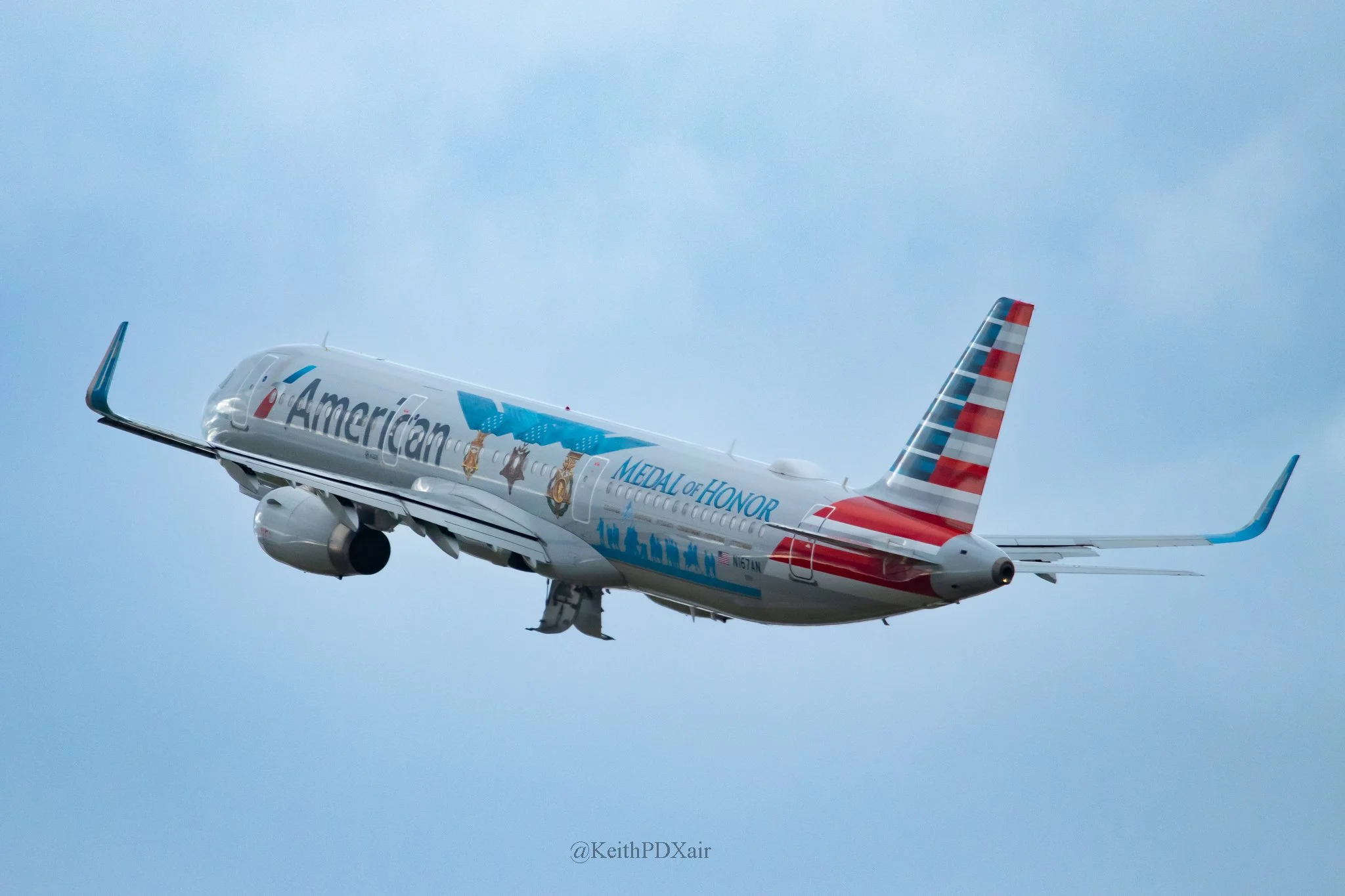 American A321 N167AN "Medal of Honor" PDX 6/13/2022