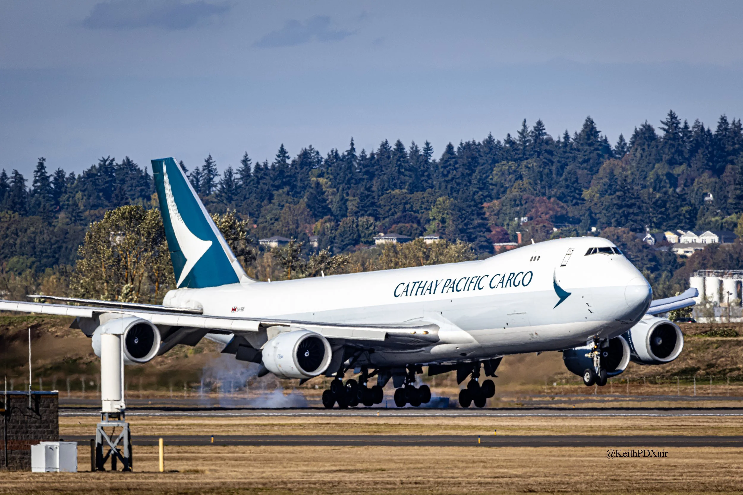 4390 Cathay Pacific B747-8 B-LJC arriving LAX-PDX 10/27/2022 