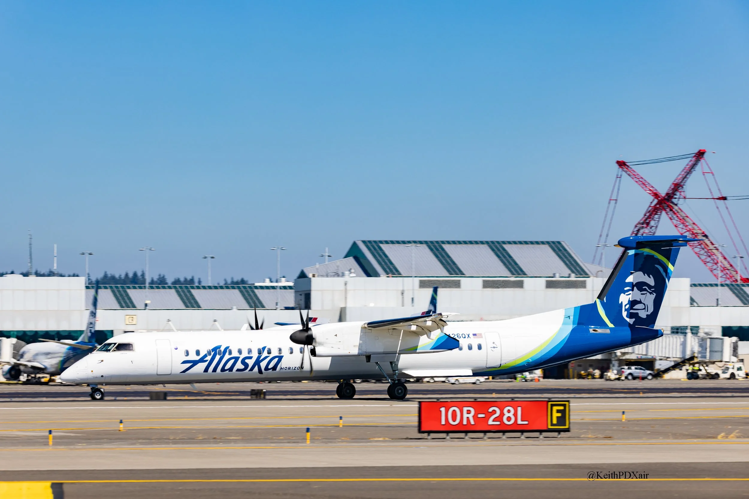 8220 Horizon Q400 N426QX 9/1/2022