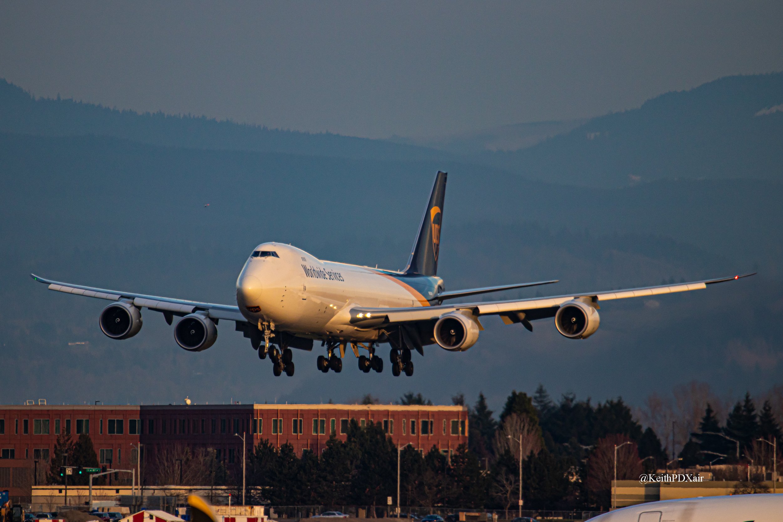 2355 UPS N626UP 747-8 Arriving to PDX from SDF UPS2998 3/11/2022