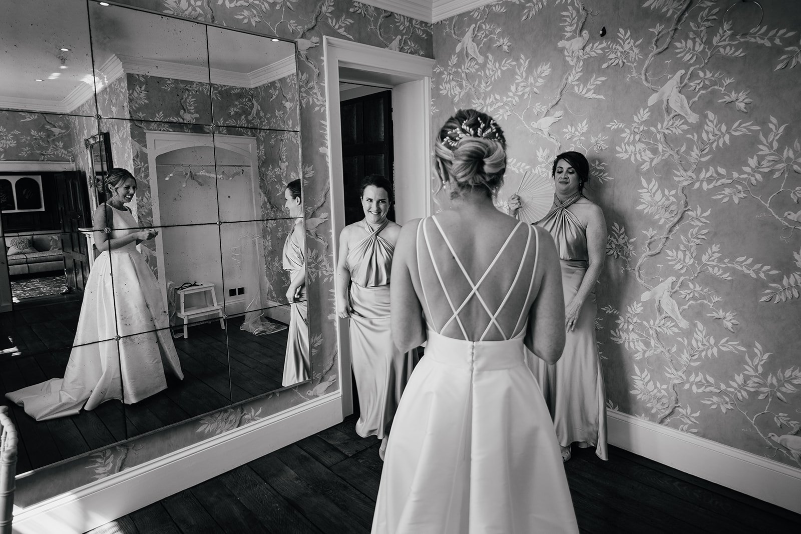 Bridal prep in Cheshire at Dorfold Hall