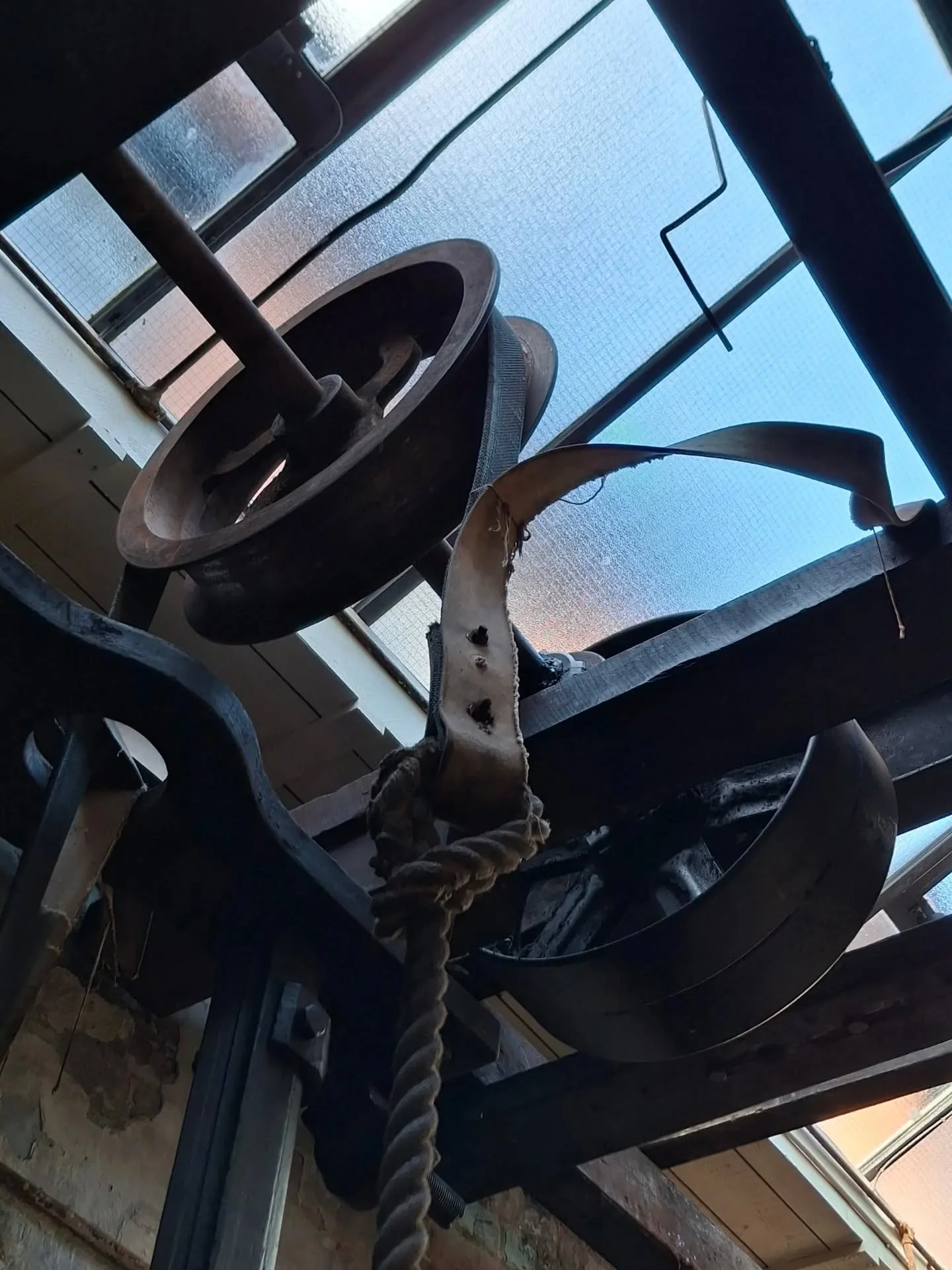 We took advantage of @bheritageweek to visit J W Evans silverware factory in the Jewellery Quarter. A good fix of vintage workshop energy.
Then to the Hive @thehivejq to see James Leighton's collection of cameras and local photography equipment. Thes
