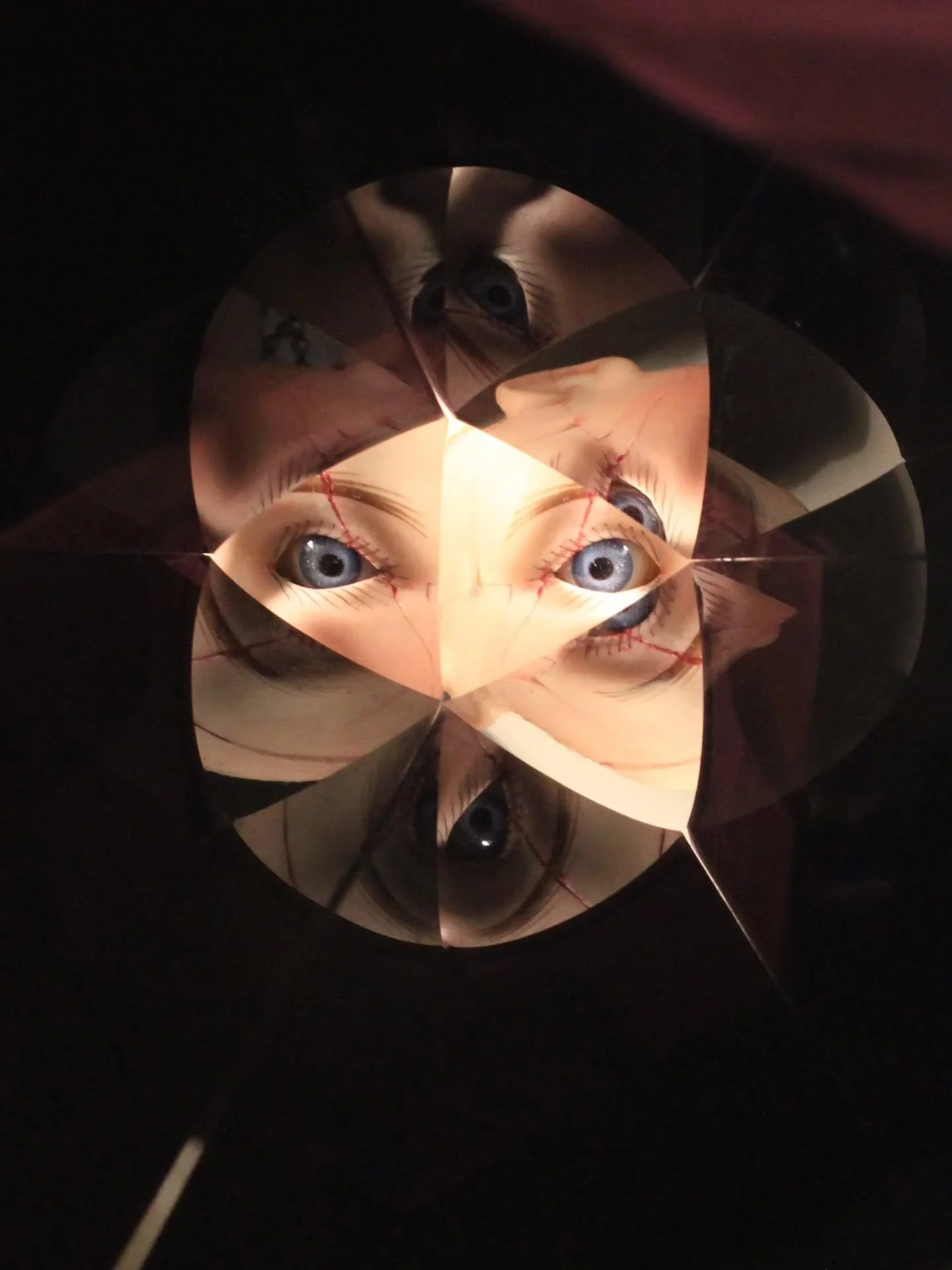 Some years ago (13, actually), I made myself a black kaleidoscope from acrylic, for photography.  The angles were never quite right but I like the imperfections and I took some good pictures with it.
1. EyeKalei
I think this is the first pordelain do