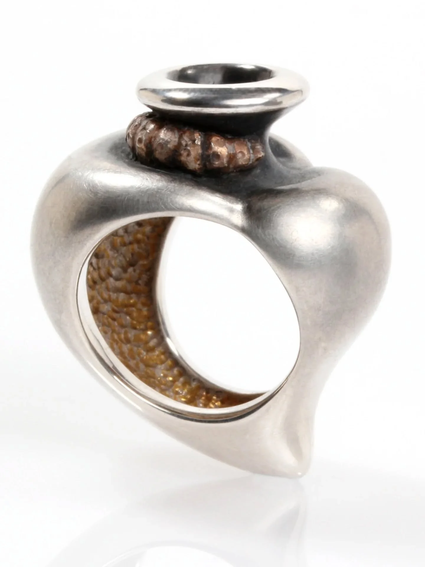 Love Parasite, 2021.
.
Sometimes you have a clear plan for a piece, and sometimes not....
This piece started as a straightforward #waxcarving of a heart ring. I wanted to carve a large ring for an index finger. I thought about maybe setting a large s