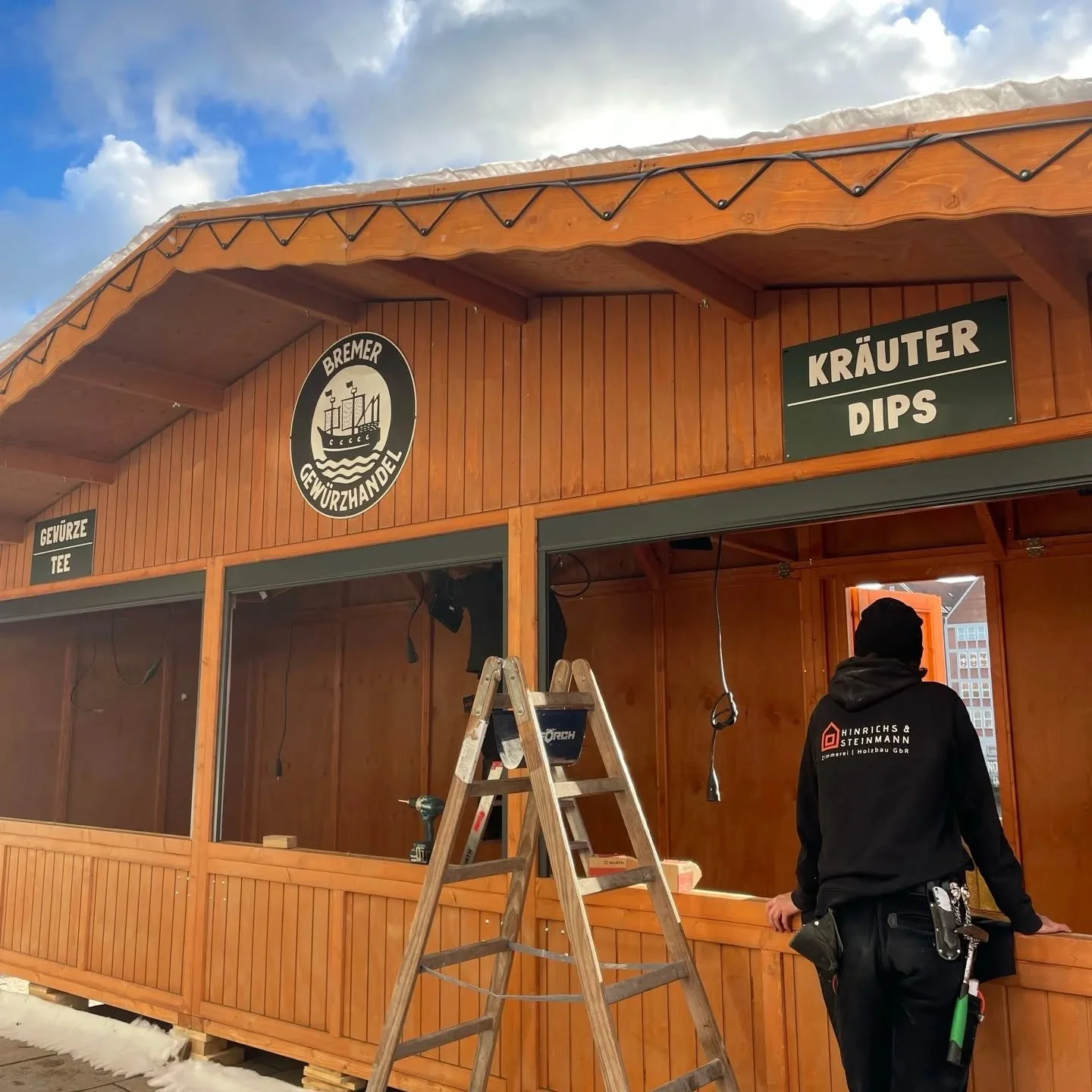 Die Weihnachtszeit kann kommen 🎄✨️
Wir sehen uns am 23. wieder  @bremergewuerzhandel 😄☃️

&mdash;&mdash;&mdash;&mdash;&mdash;&mdash;&mdash;&mdash;&mdash;&mdash;&mdash;&mdash;&mdash;&mdash;&mdash;&mdash;&mdash;

#bremen &nbsp;#zimmerer&nbsp;#zimmere