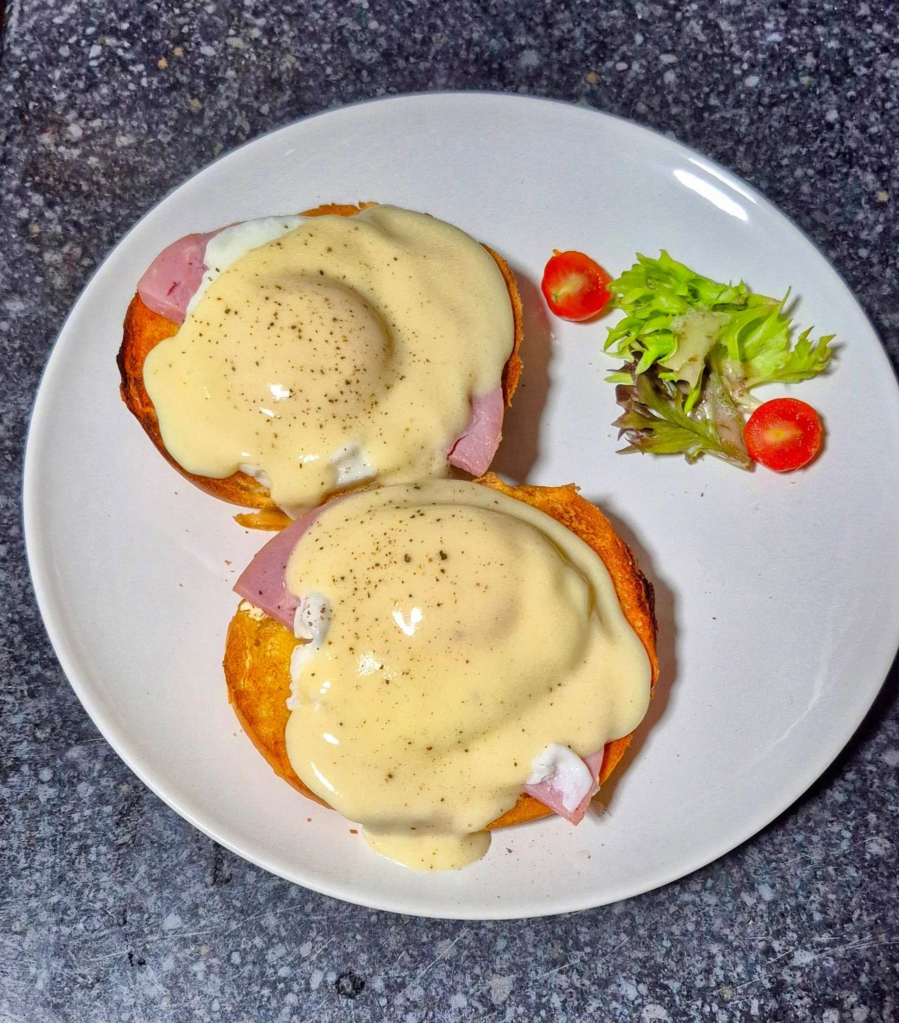 EGGS BENEDICT

🍳 Breakfast goals.

Two perfectly poached eggs, ham and hollandaise sauce served on a toasted muffin.

Available from 10am&ndash;12pm and one of our most popular breakfast choices.

💬 What's your favourite breakfast dish?

📞 01303 2