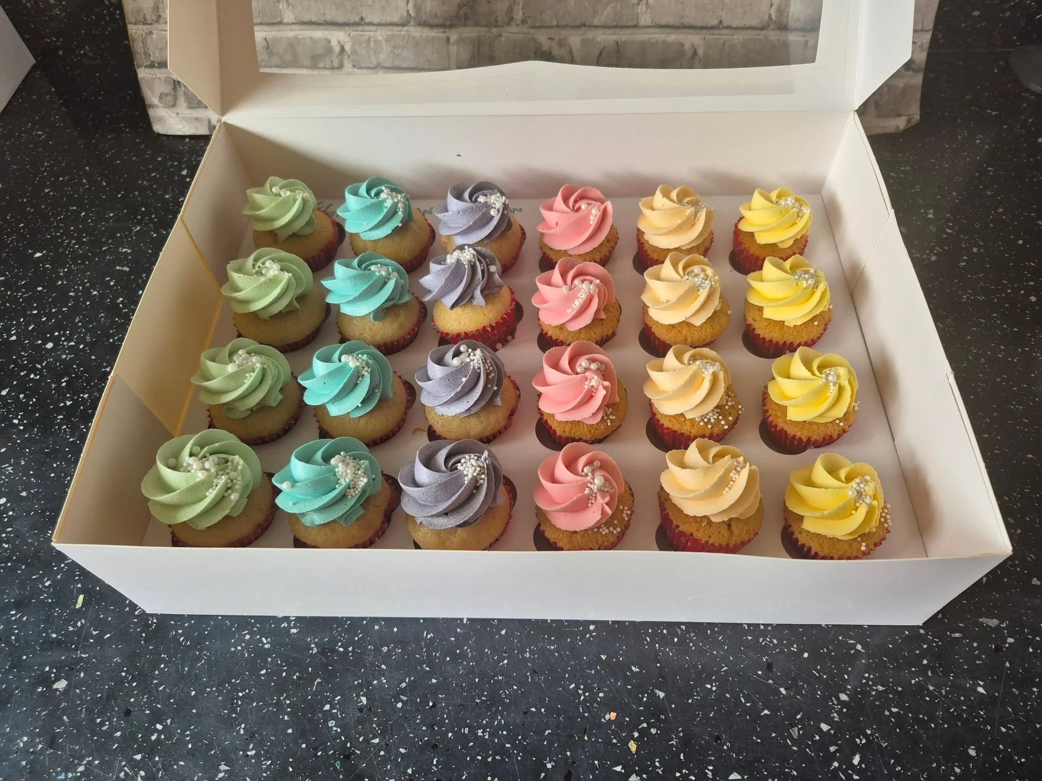 CUPCAKE BOXES TO ORDER

🧁 Need cupcakes for a birthday, baby shower, work event or just because?

Our cupcake boxes can be made in your choice of colours and are freshly baked to order.

Perfect for celebrations, thank you gifts or treating someone 