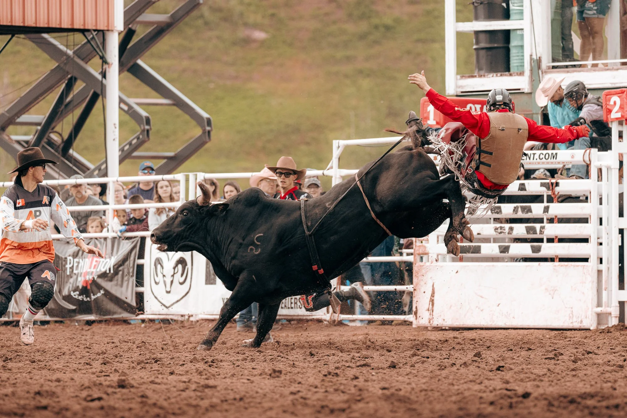Rodeo_professional_Bull_Riding_Sundre_3.jpg