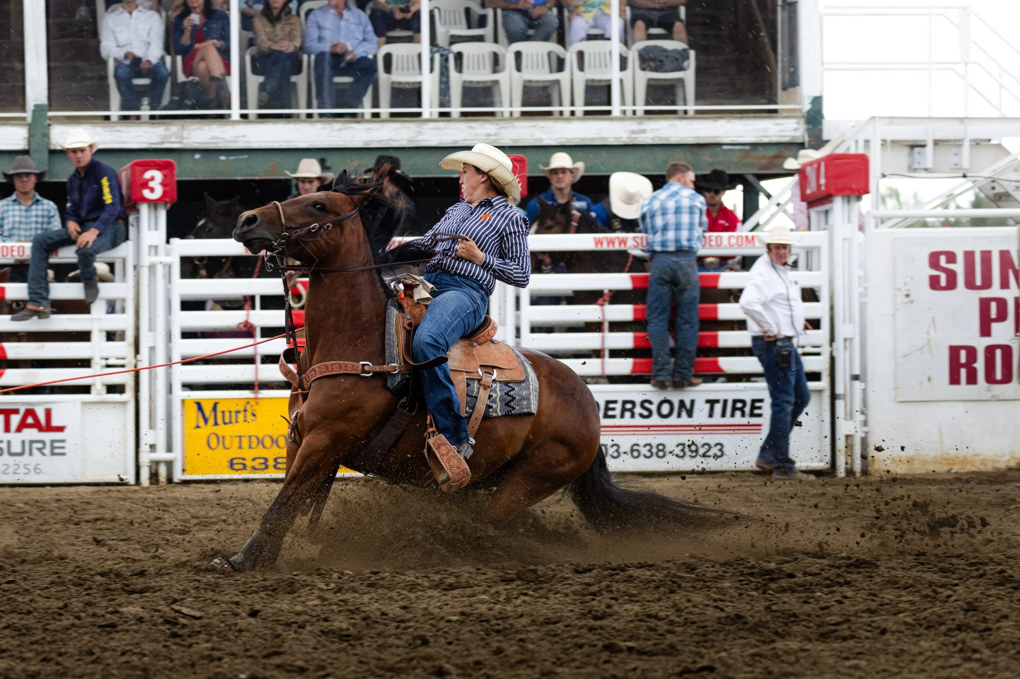 Rodeo_professional_Breakaway_Sundre.jpg