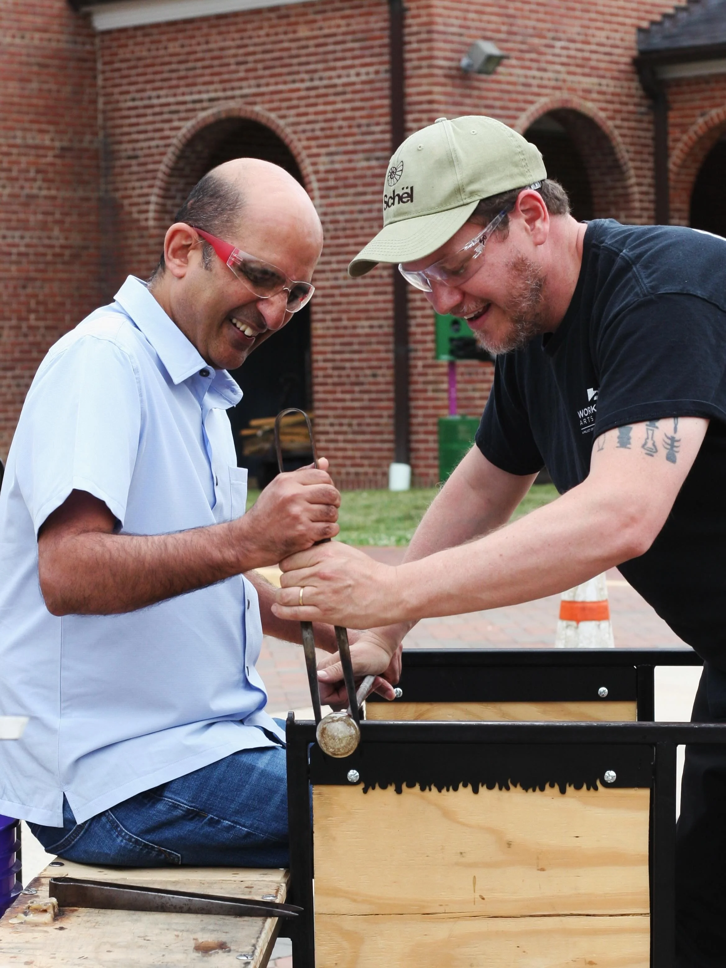 A special afternoon at Bunny Man Brewing brought one generous auction winner a private live glassblowing experience with our Mobile Hot Shop.

Guests got an up-close look at the heat, skill, and teamwork behind glassblowing, and we loved sharing the 