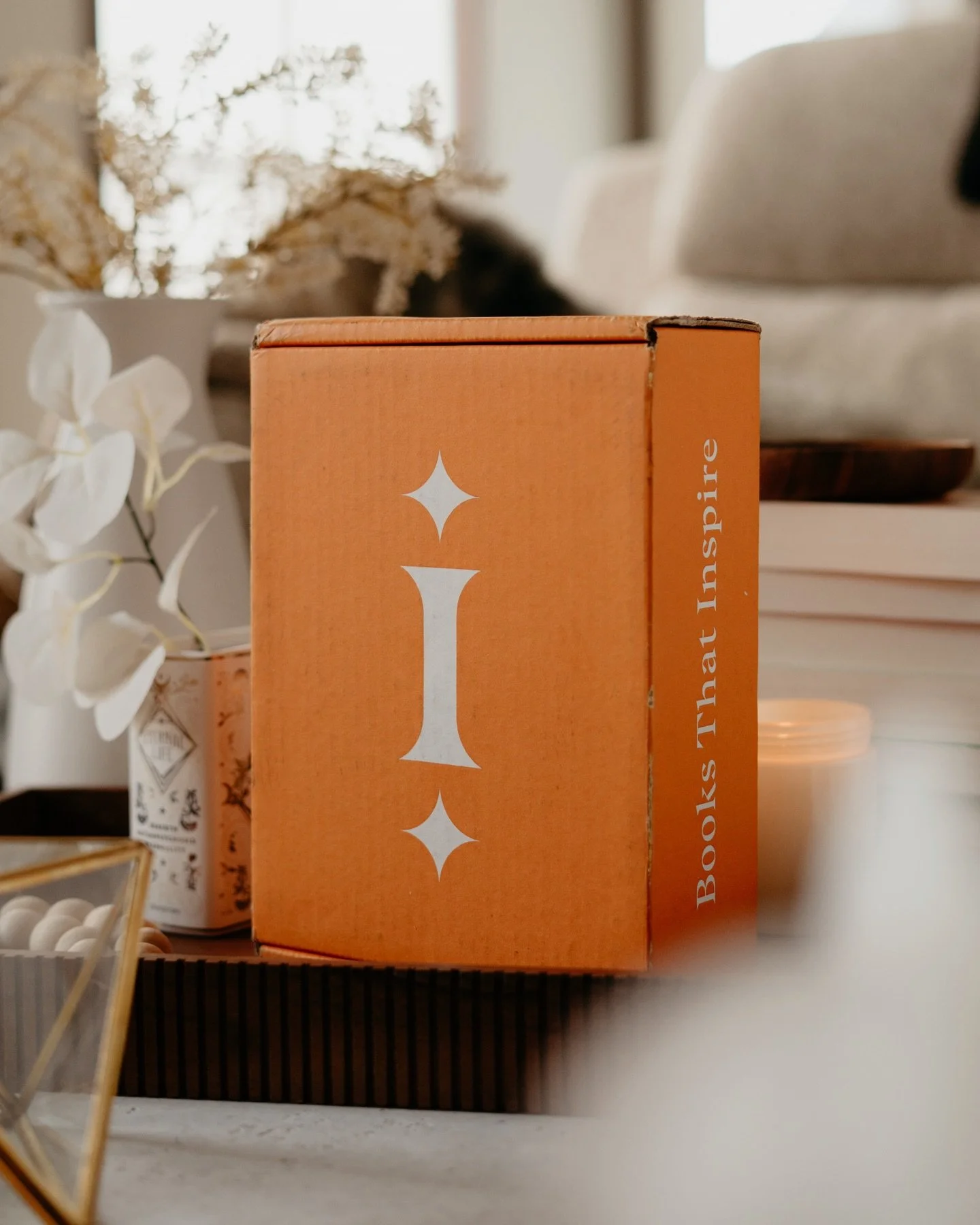 Guess what?! 🥹
⠀⠀⠀⠀⠀⠀⠀⠀⠀
I&rsquo;m beyond excited to share that I&rsquo;ll be an @Illumicrate Rep from February through June! 💫
⠀⠀⠀⠀⠀⠀⠀⠀⠀
Get yo&rsquo;self ready for some stunning curated boxes, magical reads, and bookish treasures that make your s