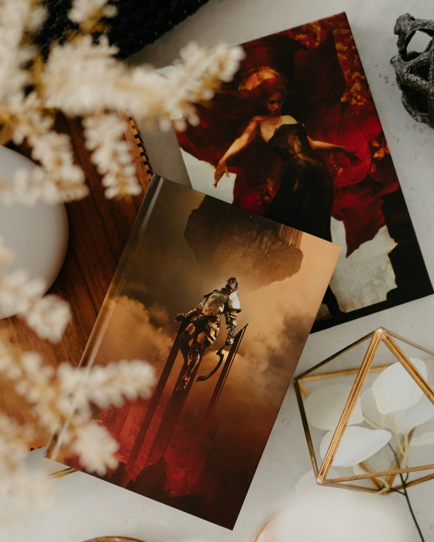 💫 Happy Friday 💫 
⠀⠀⠀⠀⠀⠀⠀⠀⠀
I&rsquo;m here with your daily dose of pretty art. 

You. Are. Welcome 😆

And I can&rsquo;t even with this edition of Red Rising by @piercebrownofficial. The art by @deharme is over the top gorgeous, detailed, and soooo