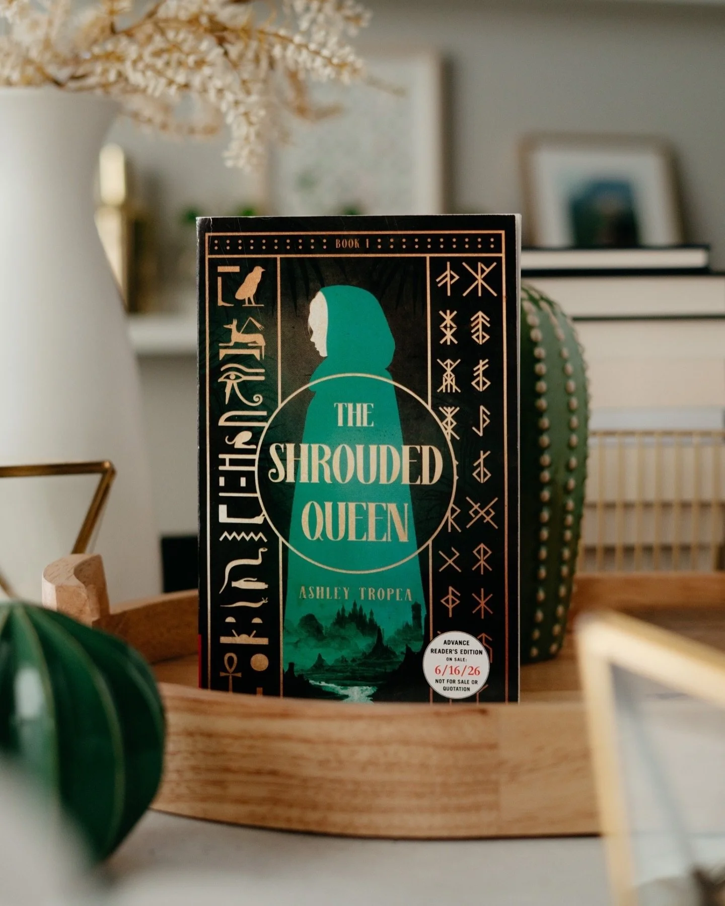 What&rsquo;s your next read?! 📚
⠀⠀⠀⠀⠀⠀⠀⠀⠀
While I just finished my re-read of the Legacy series by Melissa Roehrich (she broke me and mended me up yet again) I&rsquo;m now in the mood to dive into some of the arcs I&rsquo;ve recently received, and b