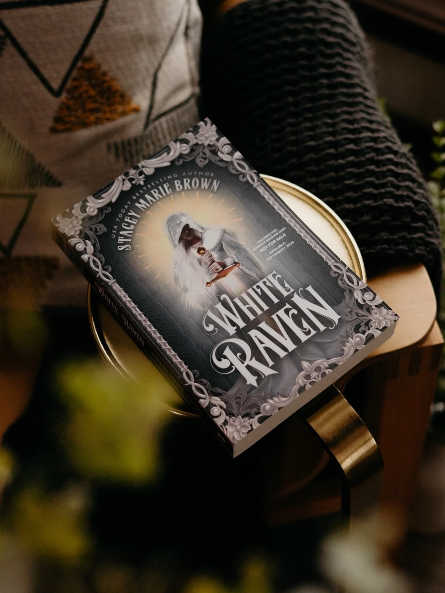 👉🏻 Book Mail 👈🏻
⠀⠀⠀⠀⠀⠀⠀⠀⠀
The White Raven was born to bring magic to the dying realm. Her blood holds the power to heal the land and unite the kingdoms. His mission is to take her to the Night King. Because everyone knows &hellip; he who holds th