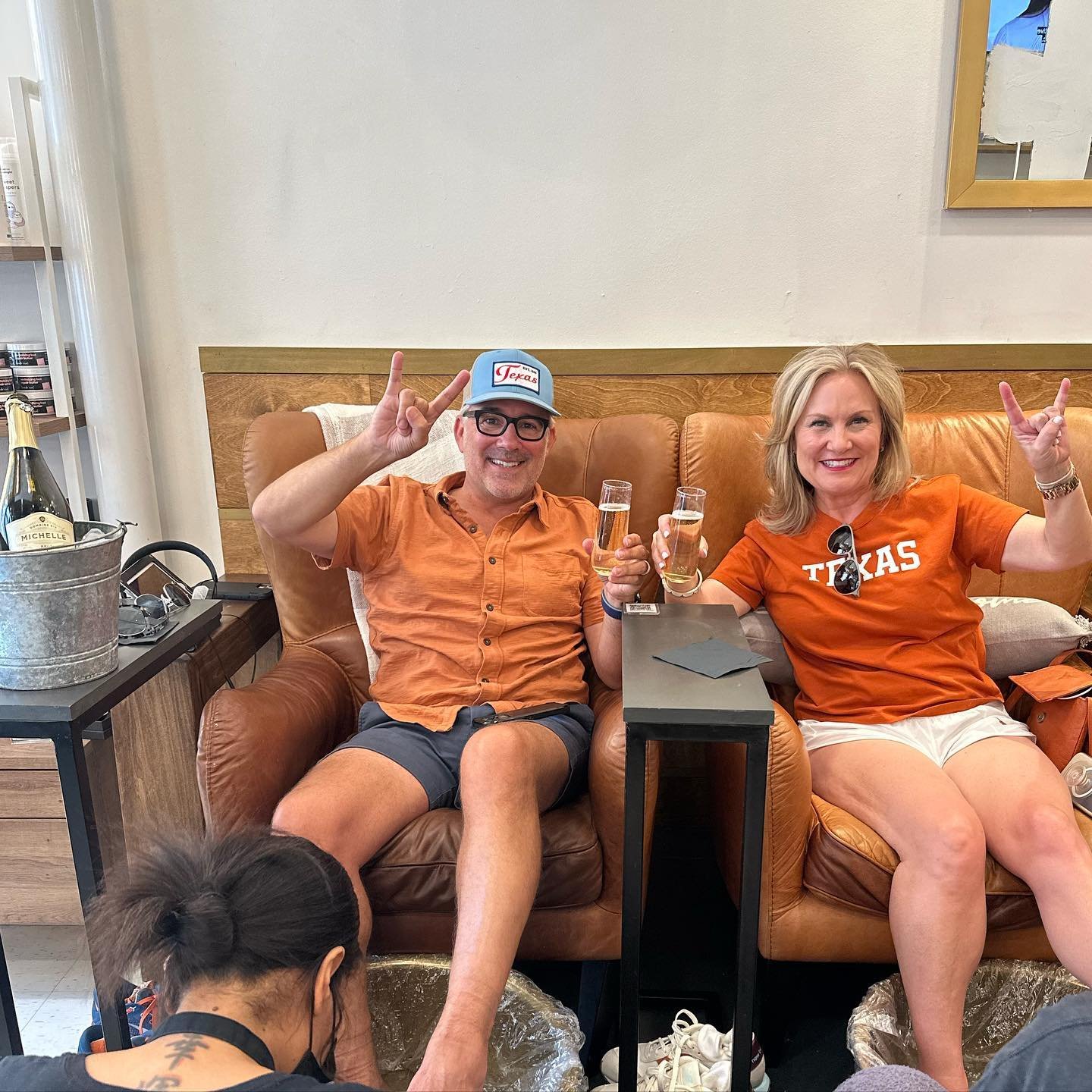 Cheers!🤘It&rsquo;s Texas/OU weekend!! Are your nails and toes ready?!? #hookem #RedRiverShowdown #sooners #Big12
.
. #swipeleft⬅️ 

#pamperyourself #relax #revive #refresh #naturalnails #timeforrest  #timetorelax #OPI #pedicure #manicure #peace #lov