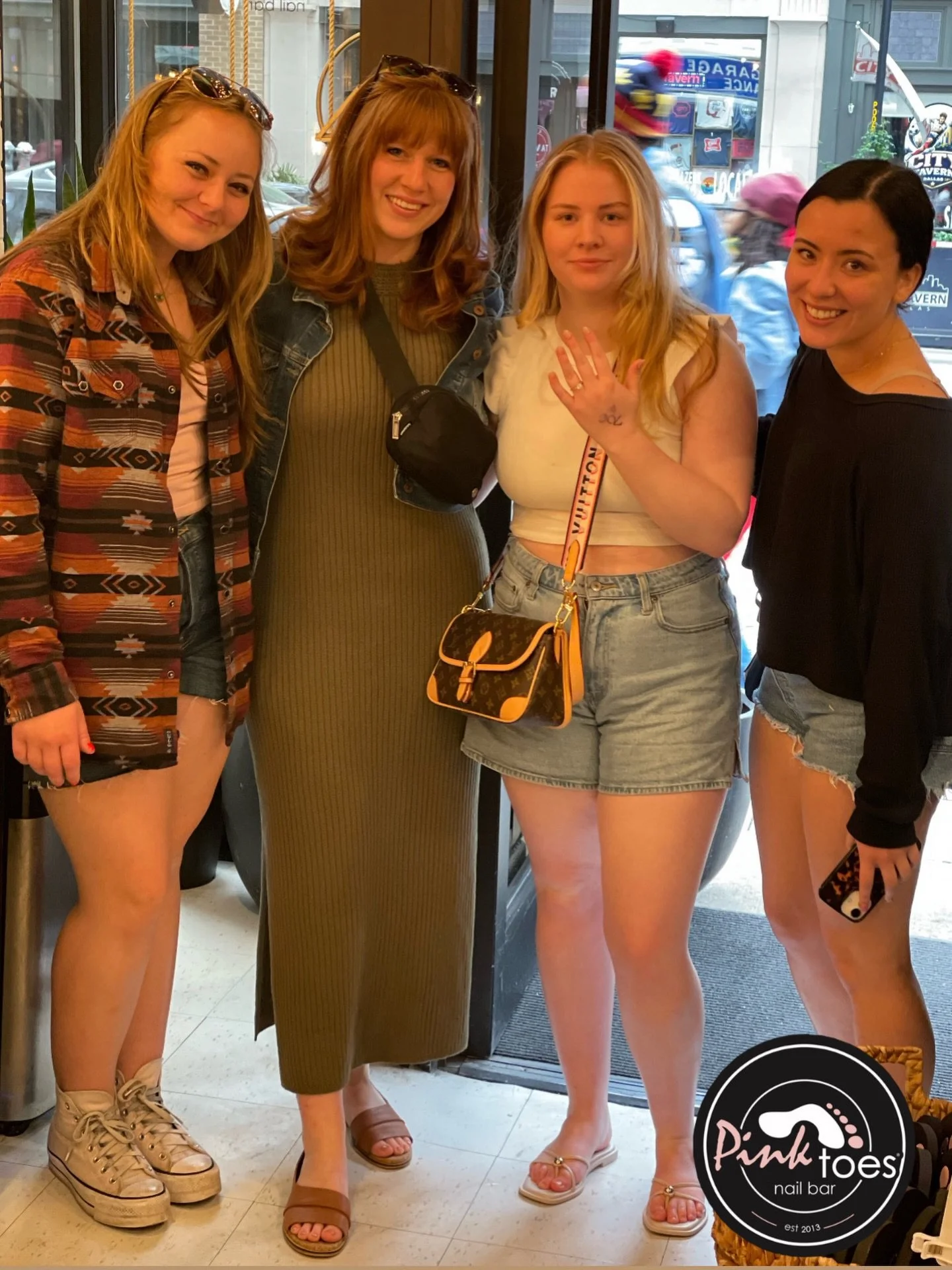 Cheers to the bride-to-be 💍✨ Ready to celebrate your big moment? Book your bridal party with us! 💕 
.
#PinkToesNailBar #BridalParty #Bride 
#DowntownDallas #bestnailsalonindallas