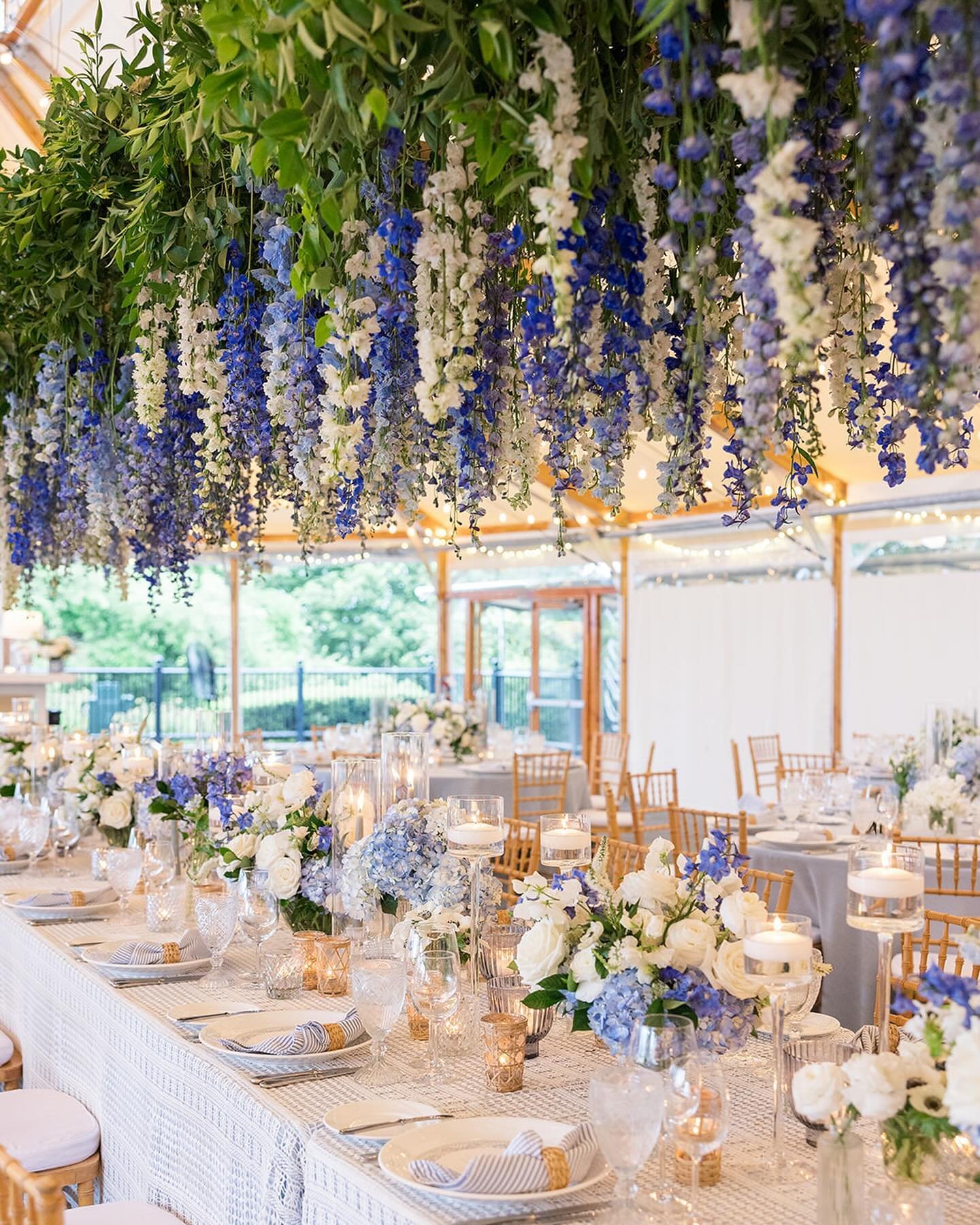 This weddings&rsquo;s stunning tablescape needed a spot on our feed next to its beautiful ceremony! You can still catch all this beauty and more on our story, or in our &ldquo;L+S&rdquo; highlight!🌿

Photographer // @brookenashphoto 
Planning // @sh