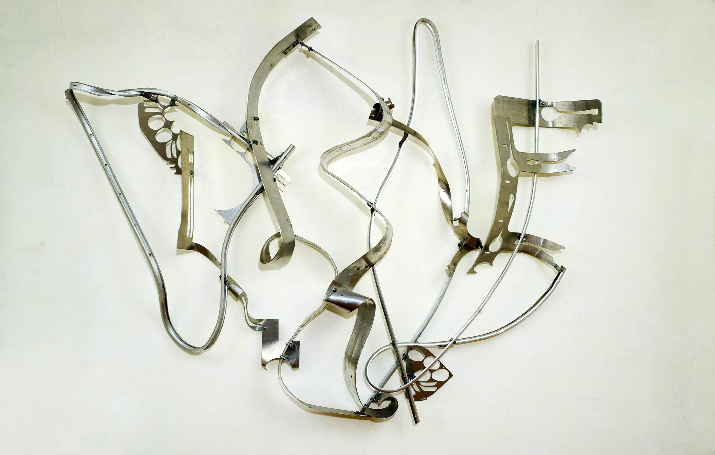 Odanak, 2009
Aluminum and steel 77 x 100 x 13"