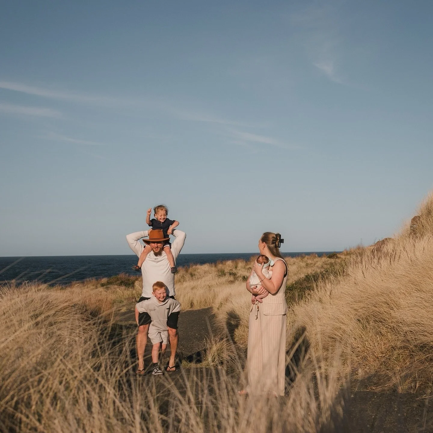 A couple of weeks ago with this beautiful family and their baby Isla amongst the wispy grasses ✨ Always lots of fun photographing them all! After weeks of rescheduling due to the little ones being sick, we were finally able to create some magic! And 