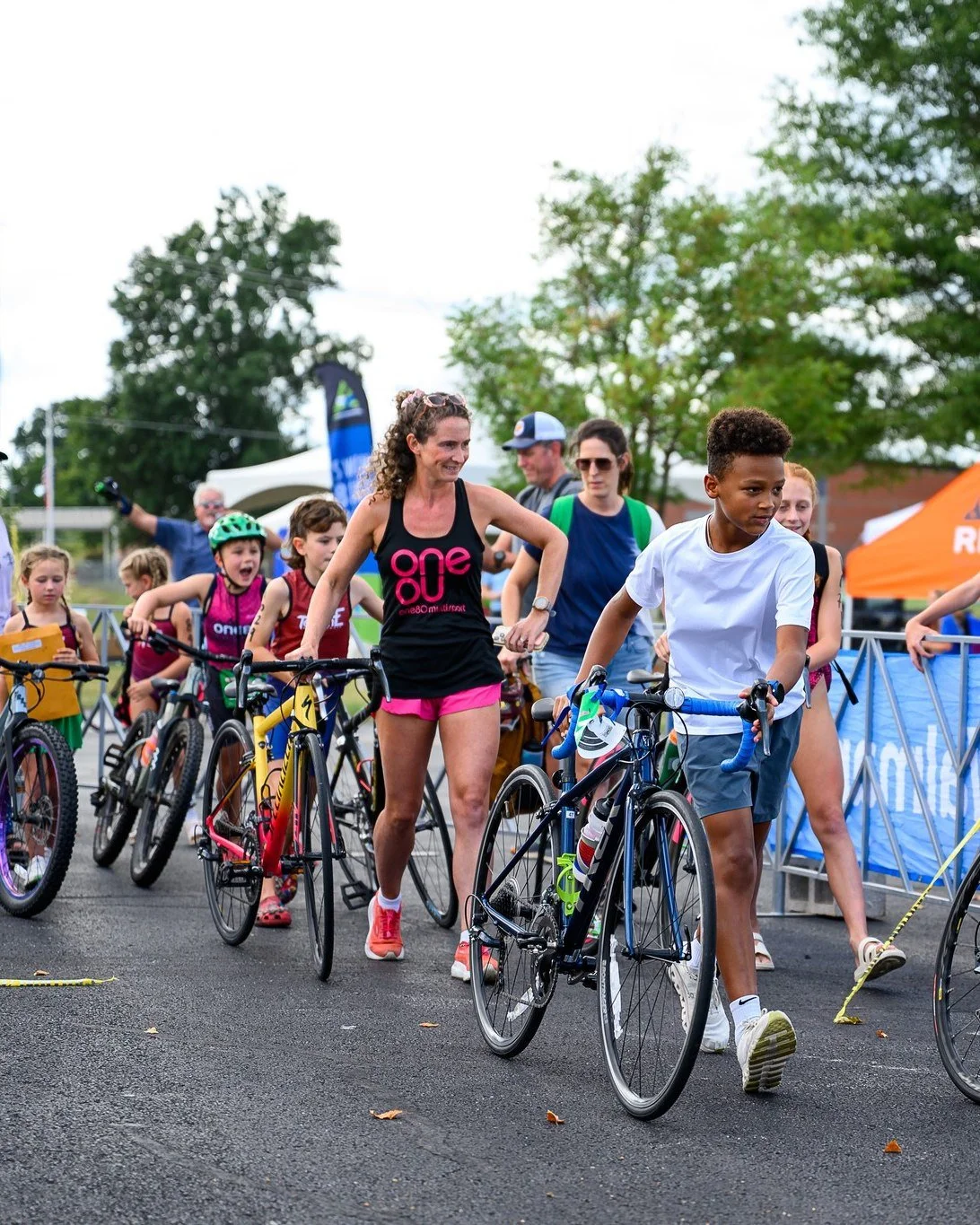 Thinking about racing but not sure where to start? We&rsquo;ve got you. 🥳
Join our 4-week triathlon training series designed for all ages to help you build confidence and get race-ready! Whether it&rsquo;s your first tri or your next challenge, trai