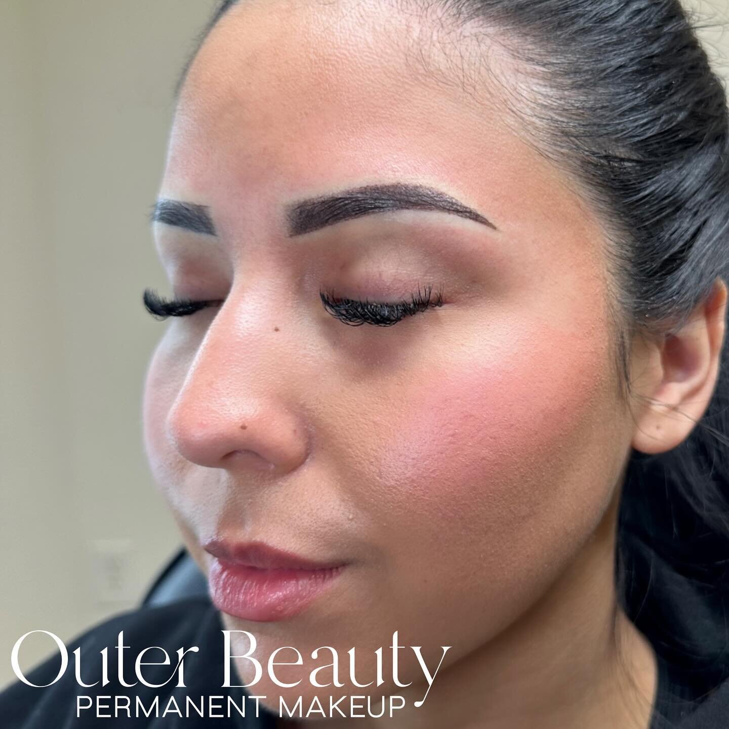 Remember these brows? Swipe to see them healed after one session 😍 

These healed perfectly on the beautiful @gracemyler

We decided not to touch them up because they don&rsquo;t need it! They are the perfect soft ombre for no makeup days and she ca