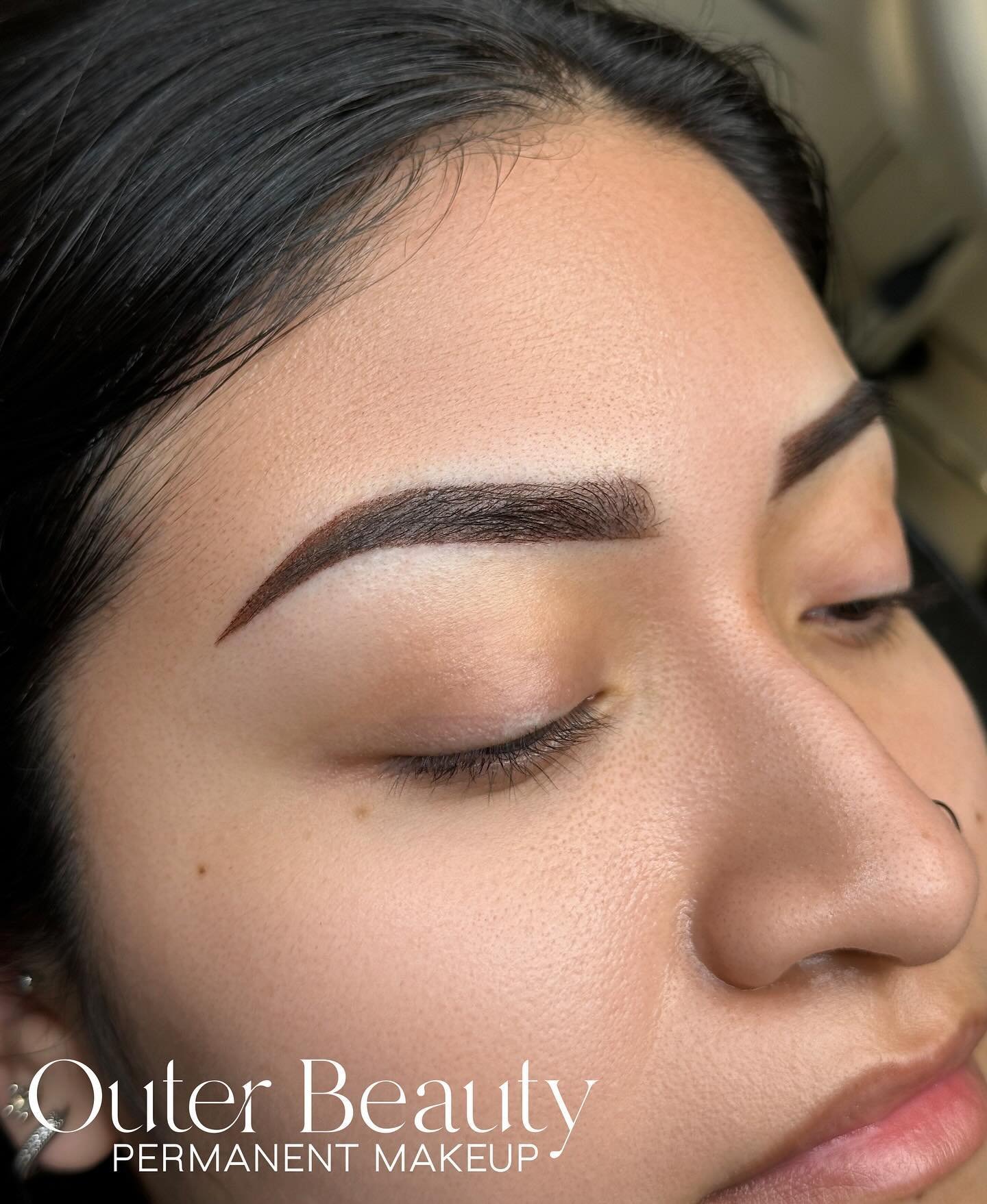 This Ombr&eacute; annual cover up 😍 Swipe to see how beautiful, evenly, and naturally they faded over the last 2 years! Shrinking and turning a little cool toned is super common which is why touch ups are recommended every 2-3+ years 

#ombrebrows #