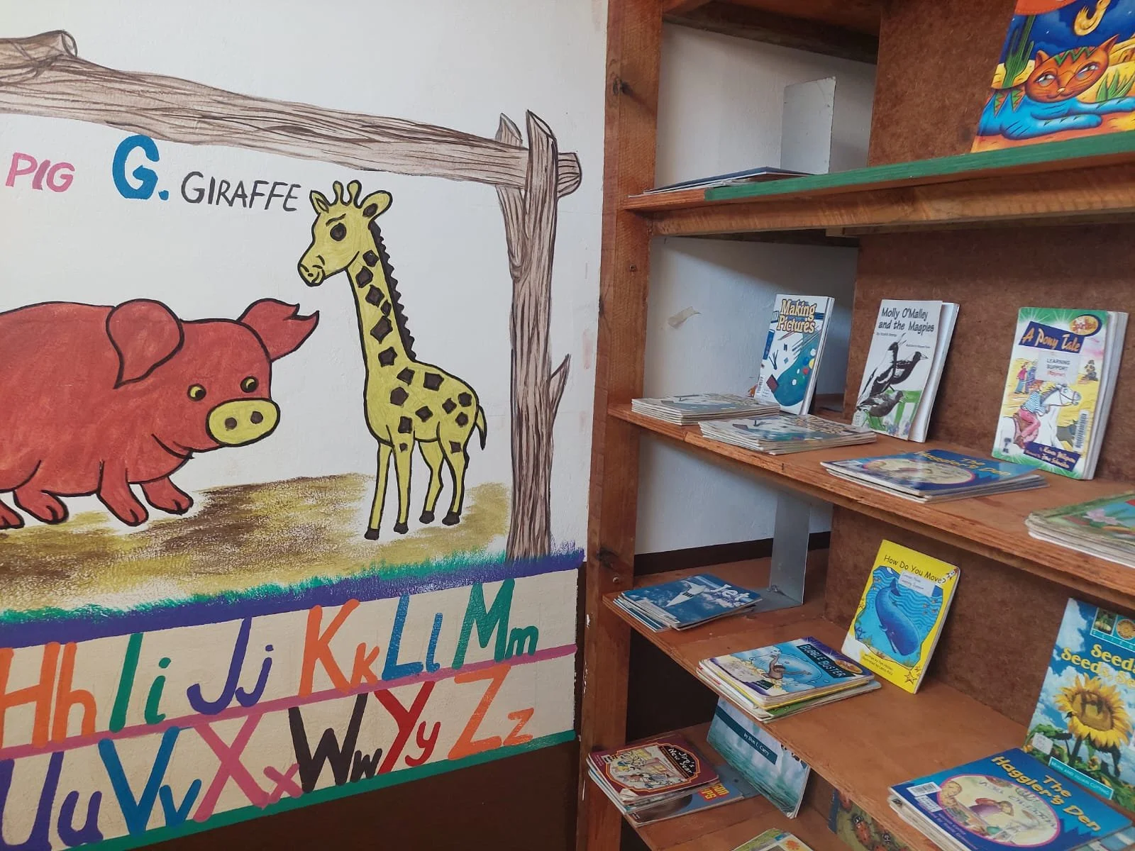 Mahamba Library_Photo 5.jpg