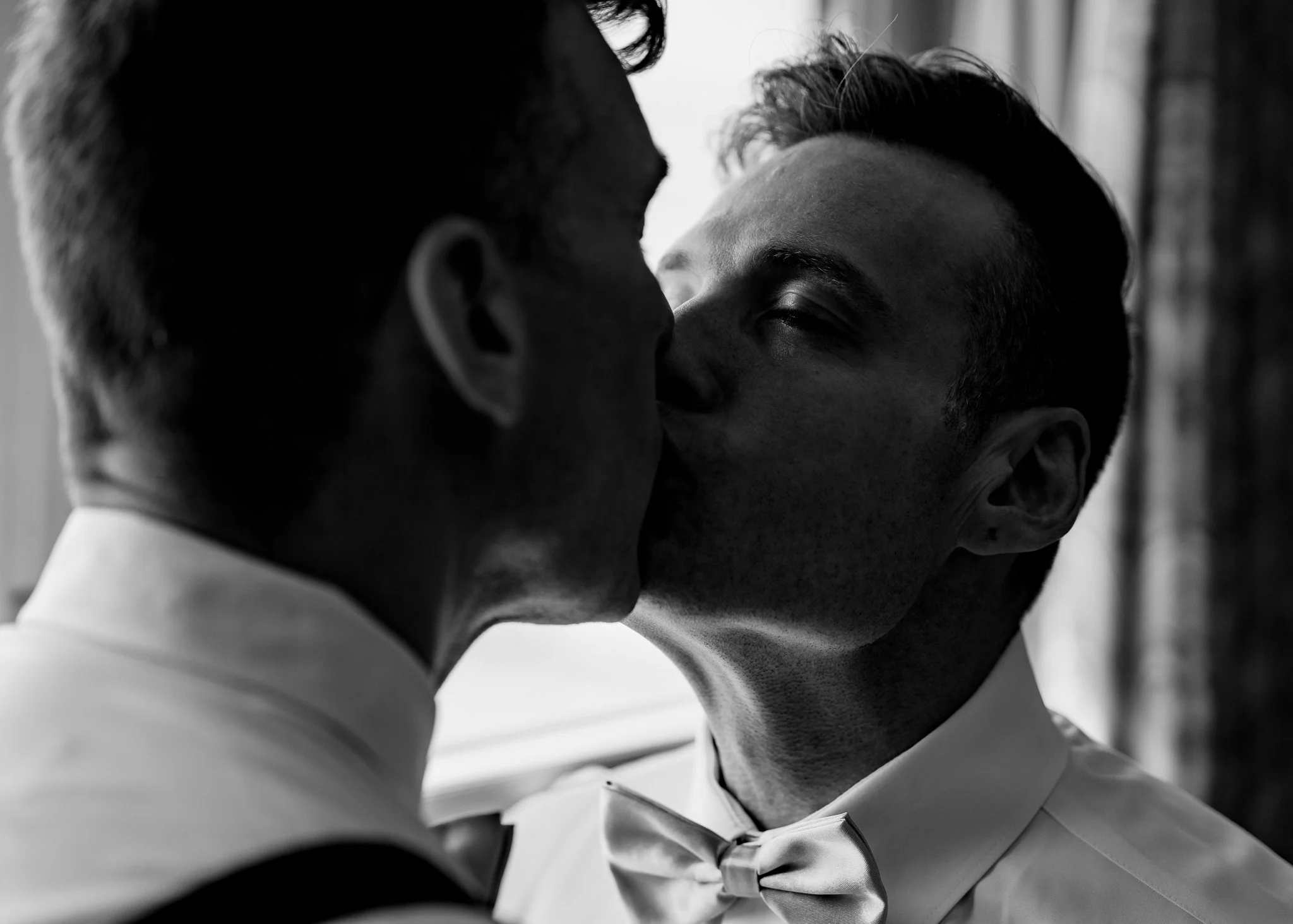 YEG wedding photographer silhouette of couple kissing