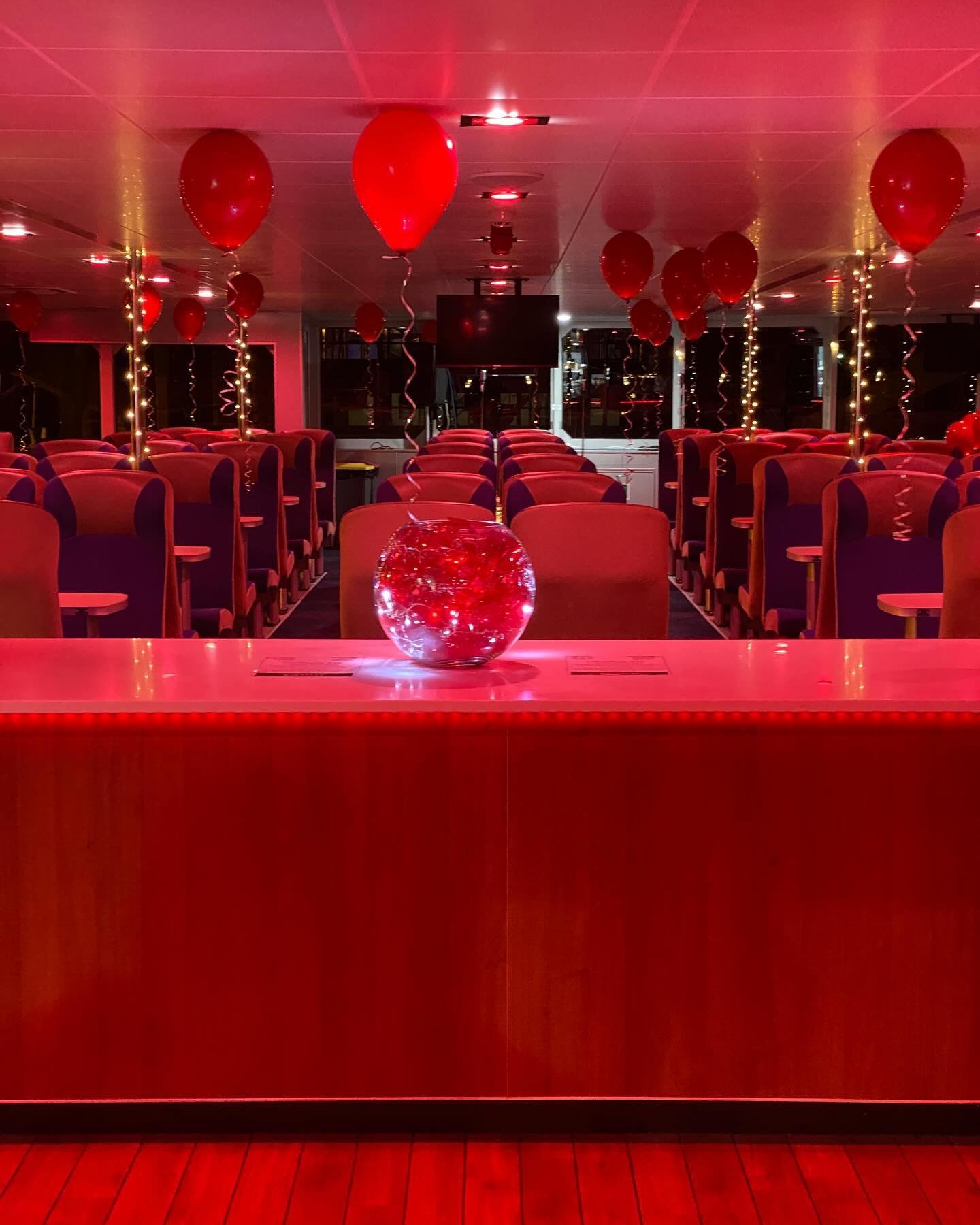 We kicked off the Strahan Solstice in style last night with our cocktail party on the red boat. It was so much fun dressing up Harbour Master II in true solstice style and how fabulous it was to see so many people supporting our event in their best r