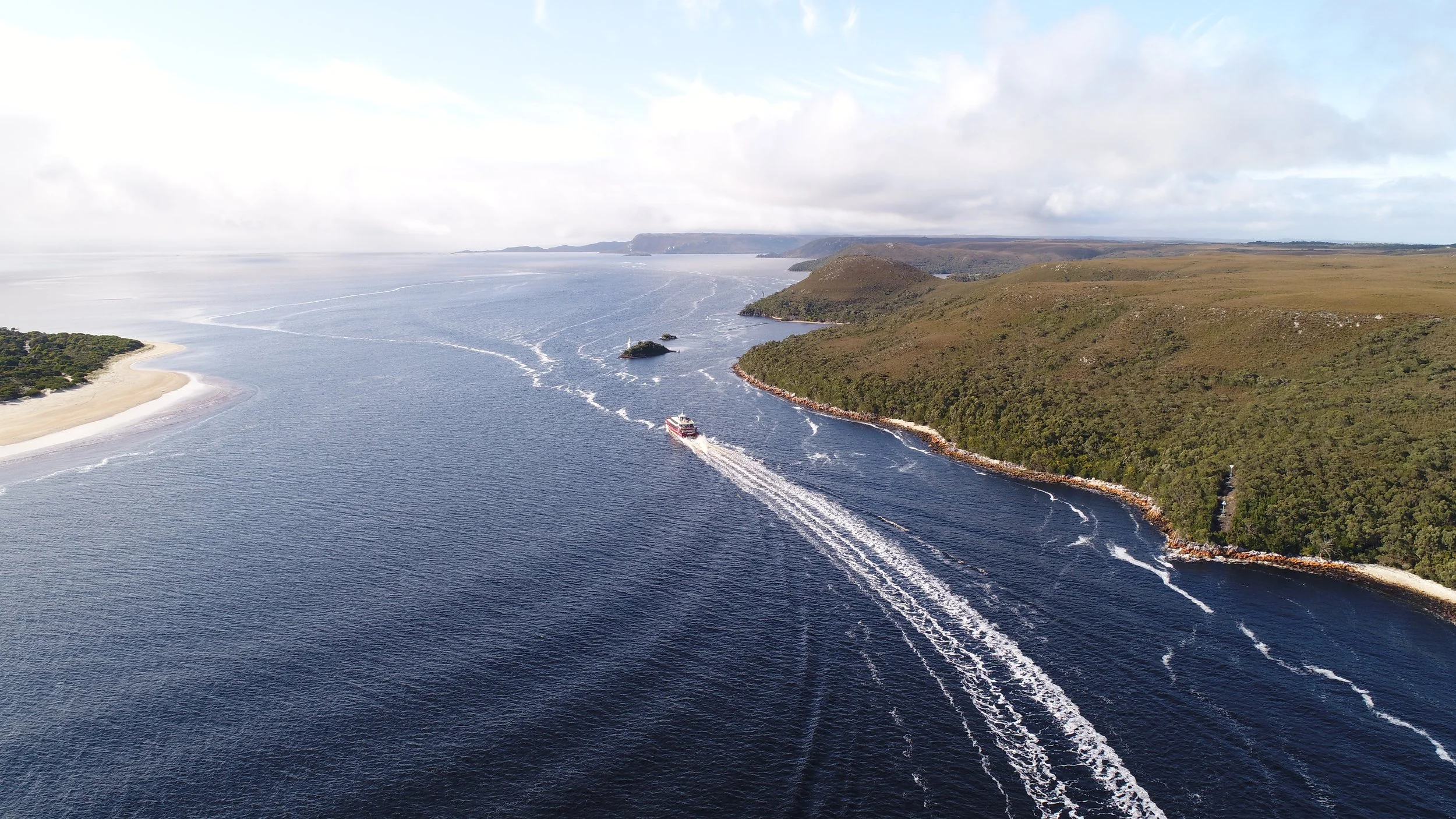 STRAHAN TASMANIA — World Heritage Cruises