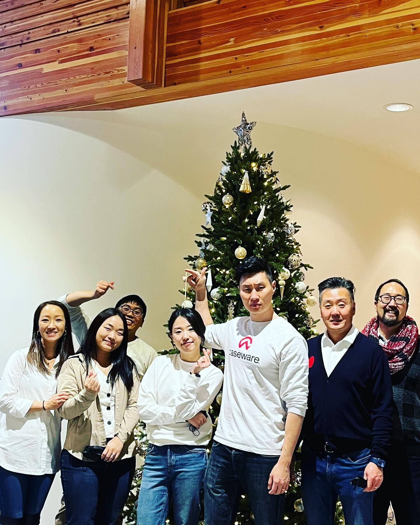 Action packed First Advent Sunday!! We are beyond grateful for all the blessings and this wonderful community @downsviewpc #downsviewpresbyterianchurch#전교인찬양제#englishministry #torontochristians#christmastreedecorating