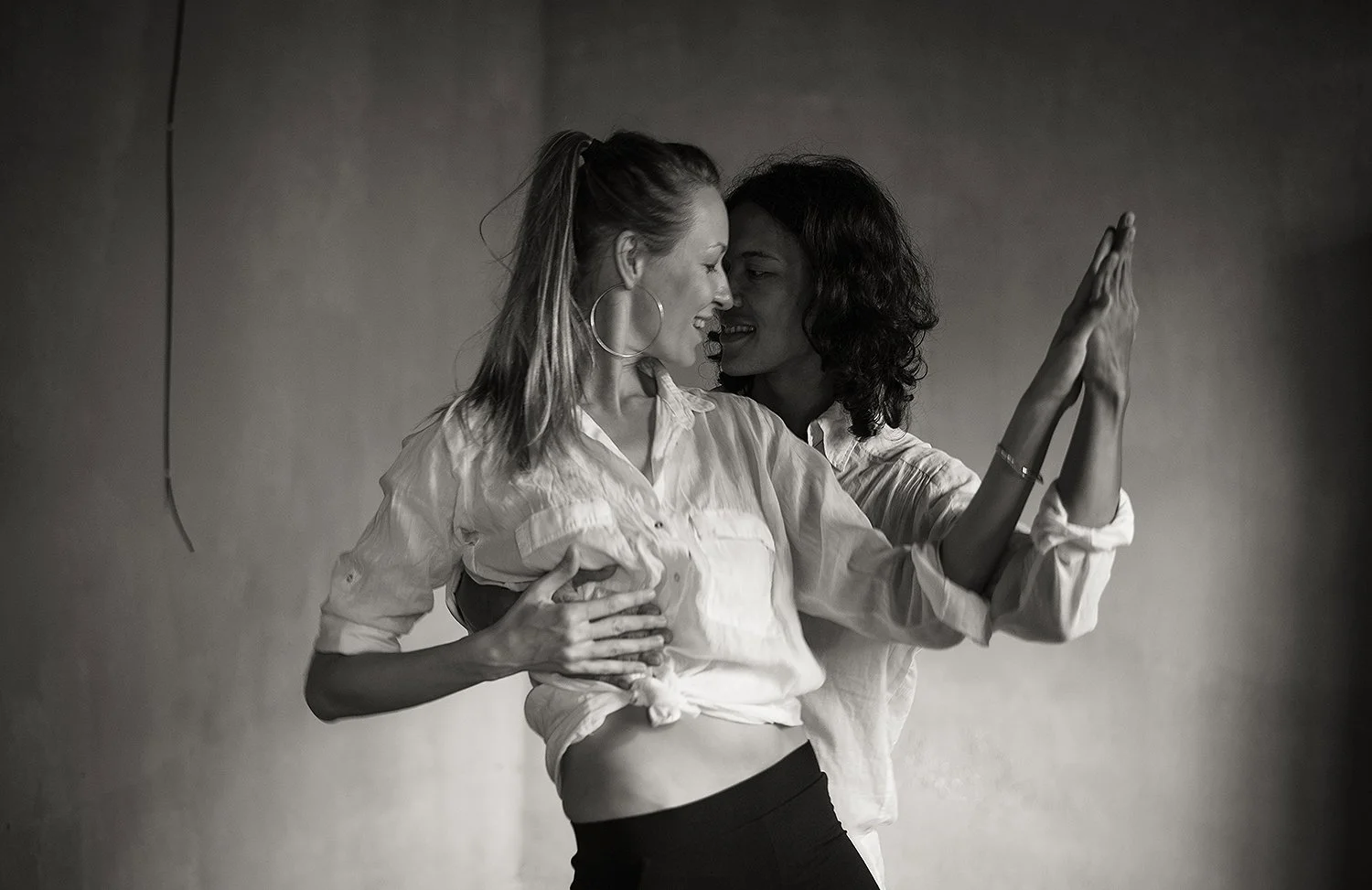 Lovers dancing, by Suki Zoe