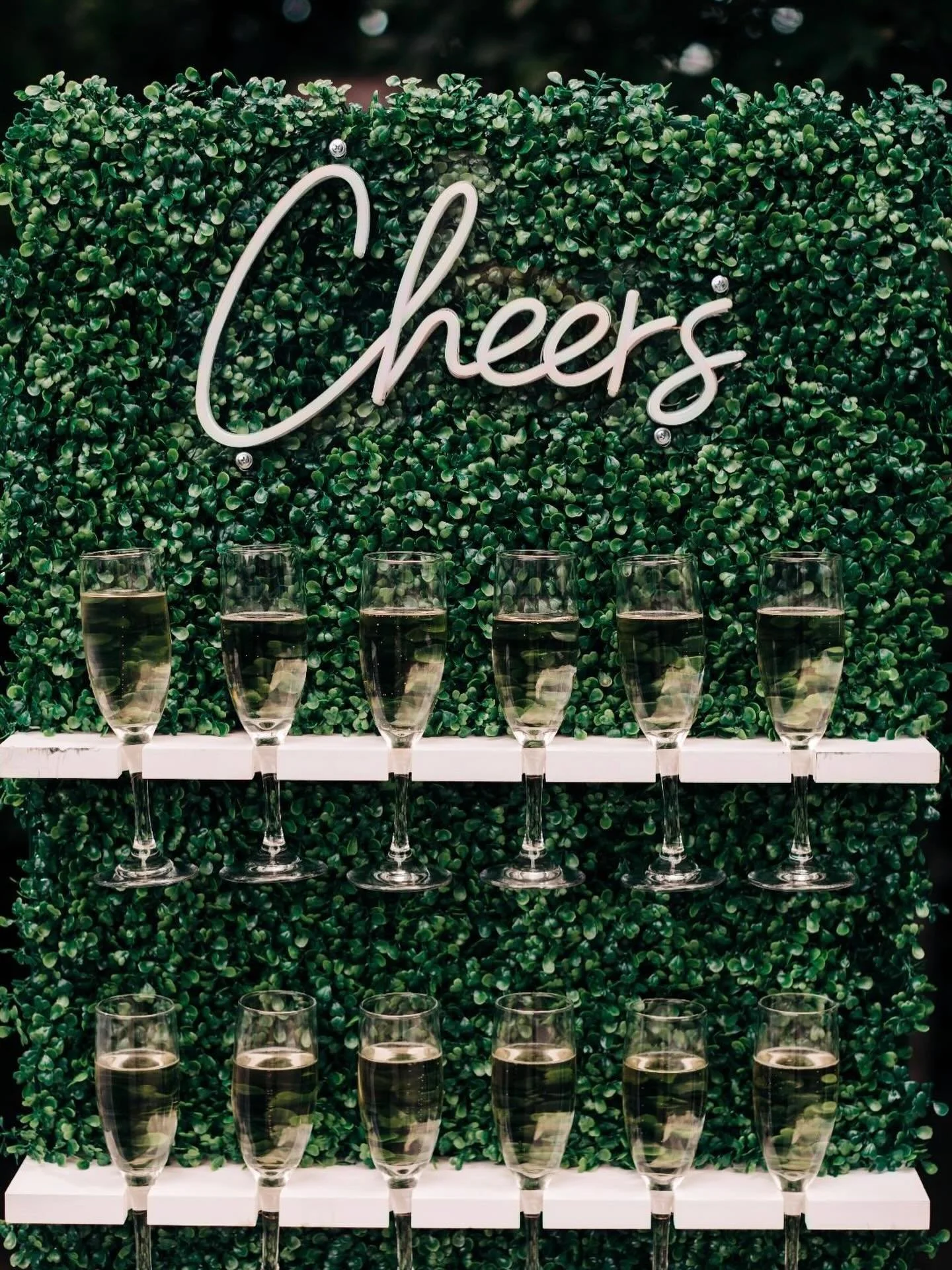 Cheers to another successful and upcoming wedding weekend! The spring and summer season is finally here! 💐👰&zwj;♀️

POLL TIME! 📣are you on team &ldquo;pre-ceremony/welcome drinks&rdquo; or team &ldquo;bar opens after the ceremony&rdquo;? Brides, b