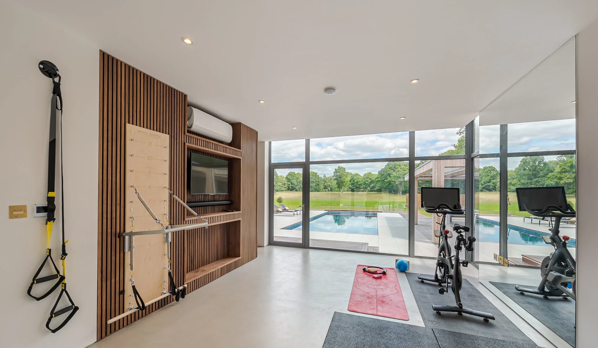 Lux Pool House new PH 2022-129.jpg