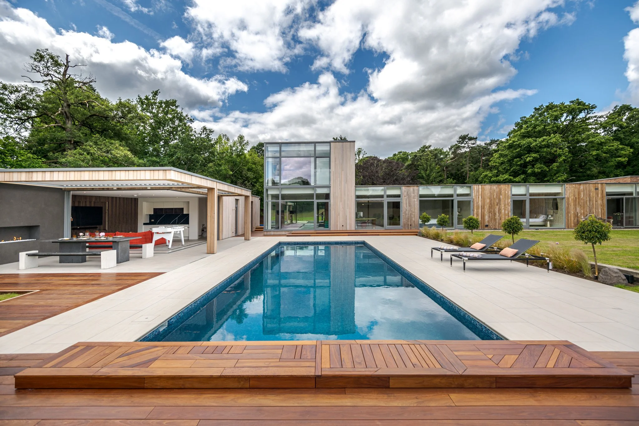 Location Creation: Bel Air:swimming pool.jpg