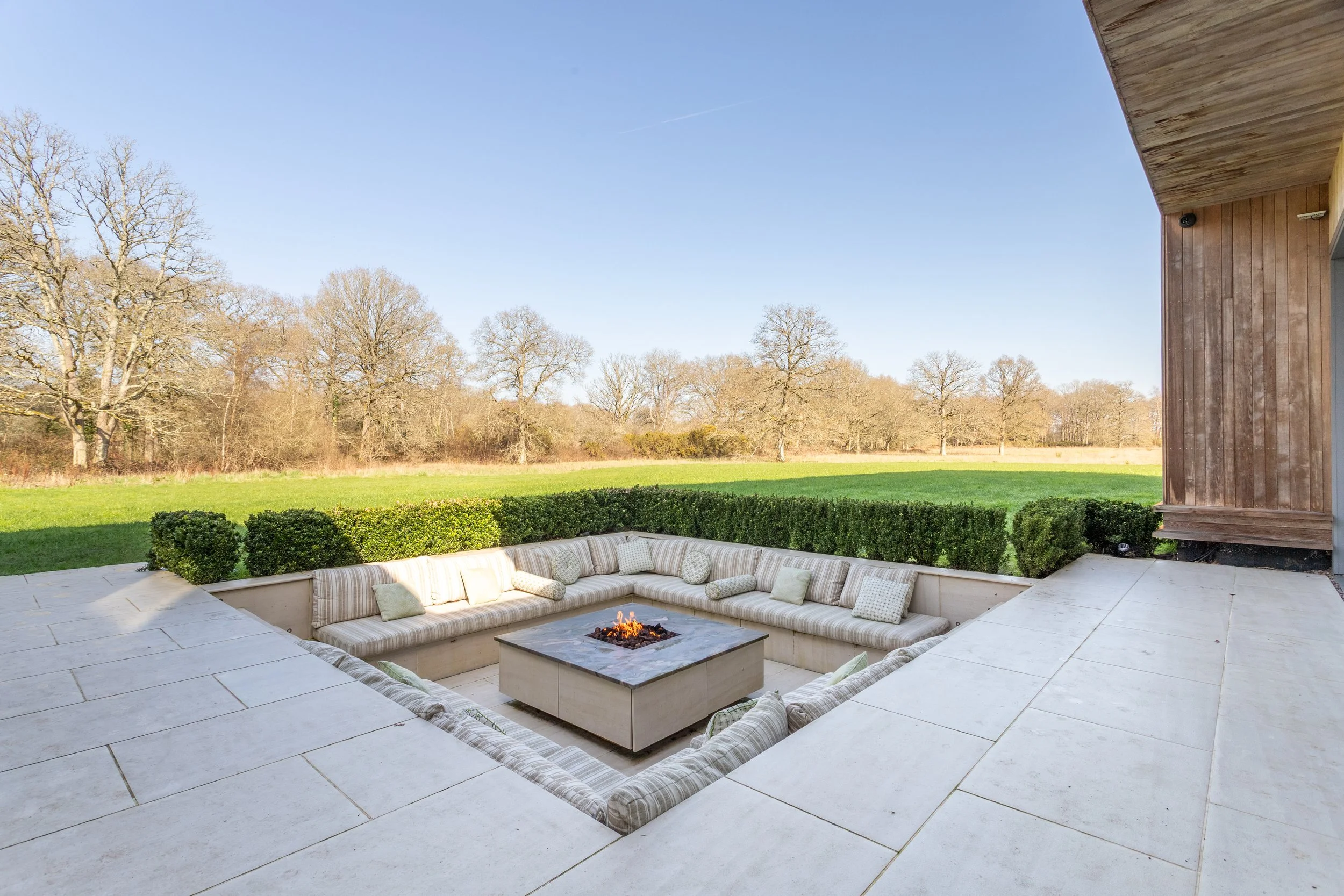 Location Creation:Bel Air:fire pit.jpg